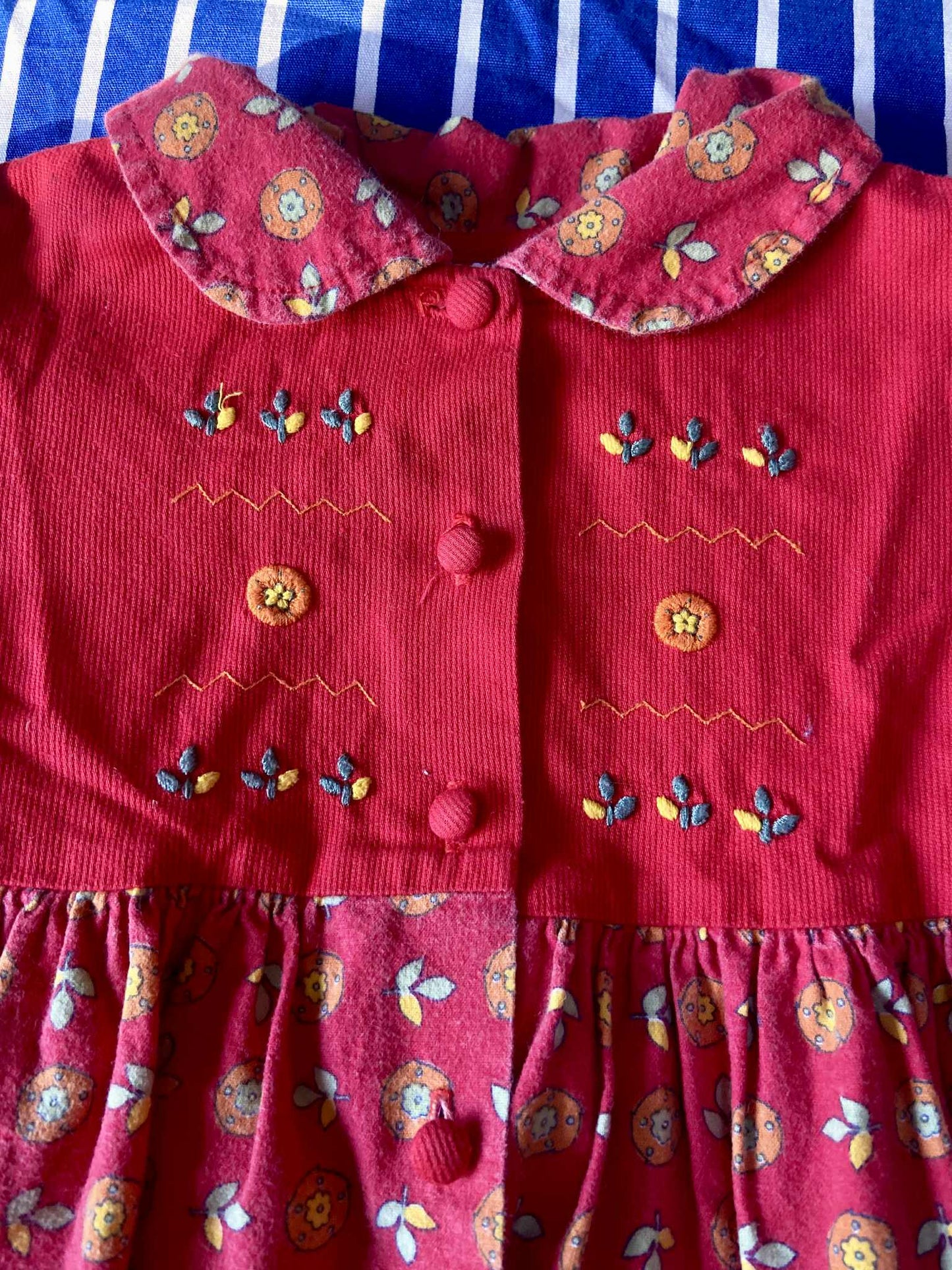 Robe rouge vintage FLEURS AUTOMNE