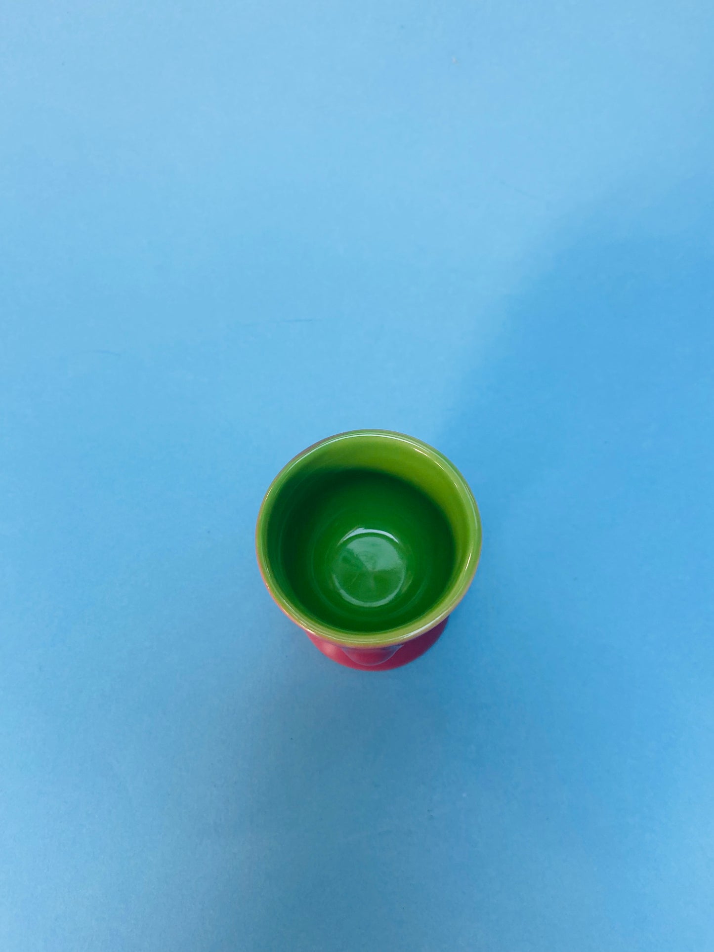 Coquetier bi-goût rose/vert « CLIN D’ŒIL »