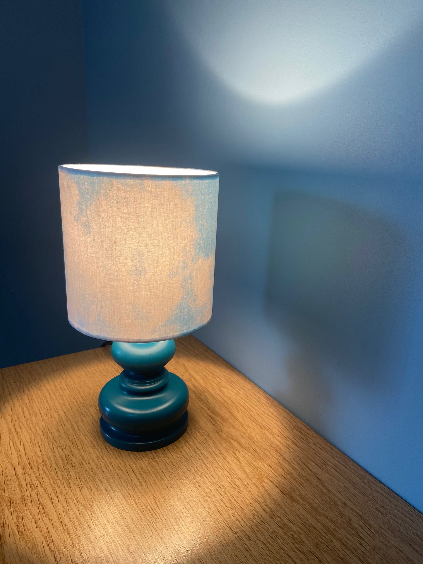 Lampe Créa CHACH pied bleu canard abat-jour CIEL