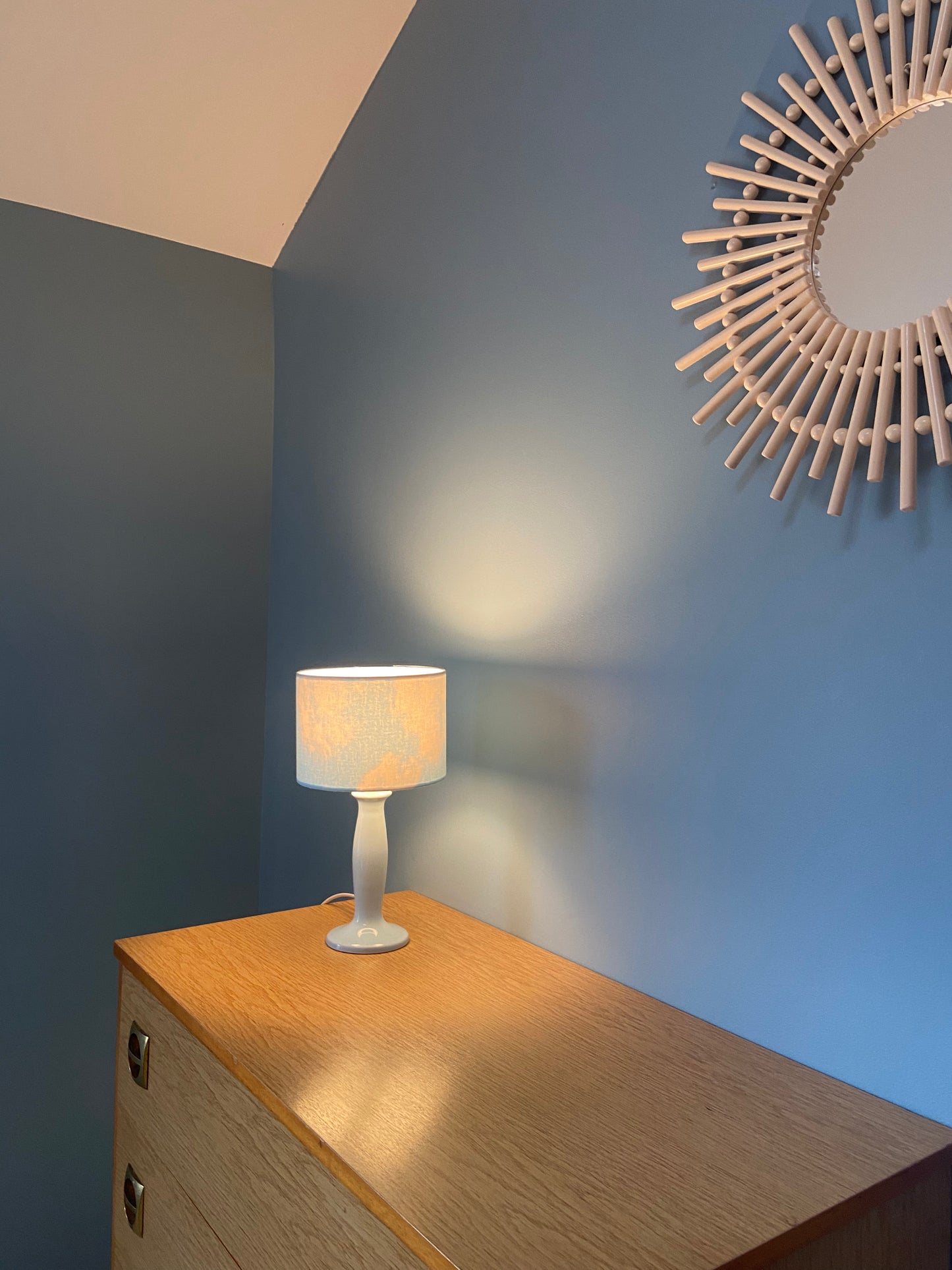 Lampe Créa CHACH pied céramique bleu pastel abat-jour CIEL