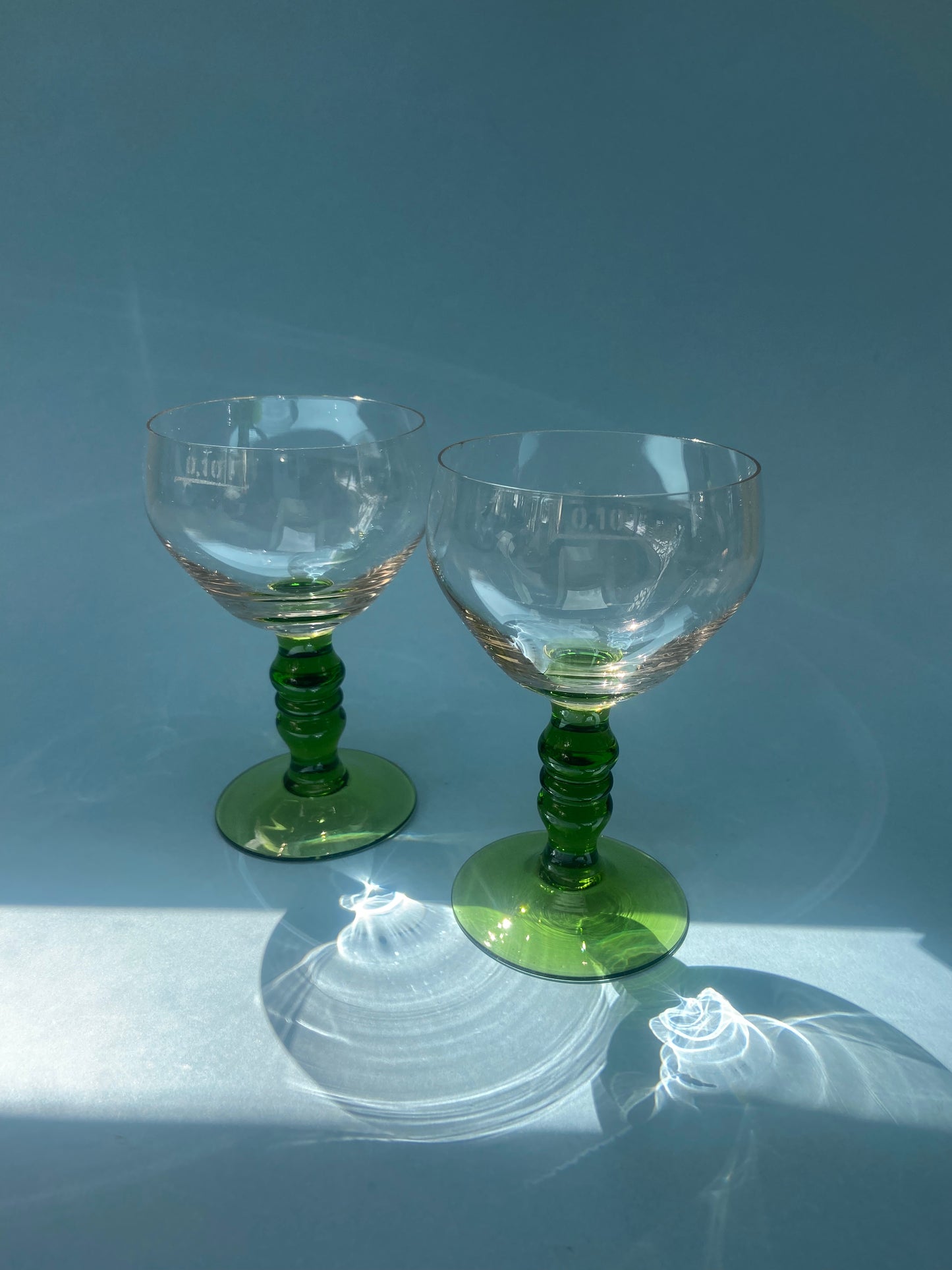 Verre à pied apéritif pied côtelé VERT
