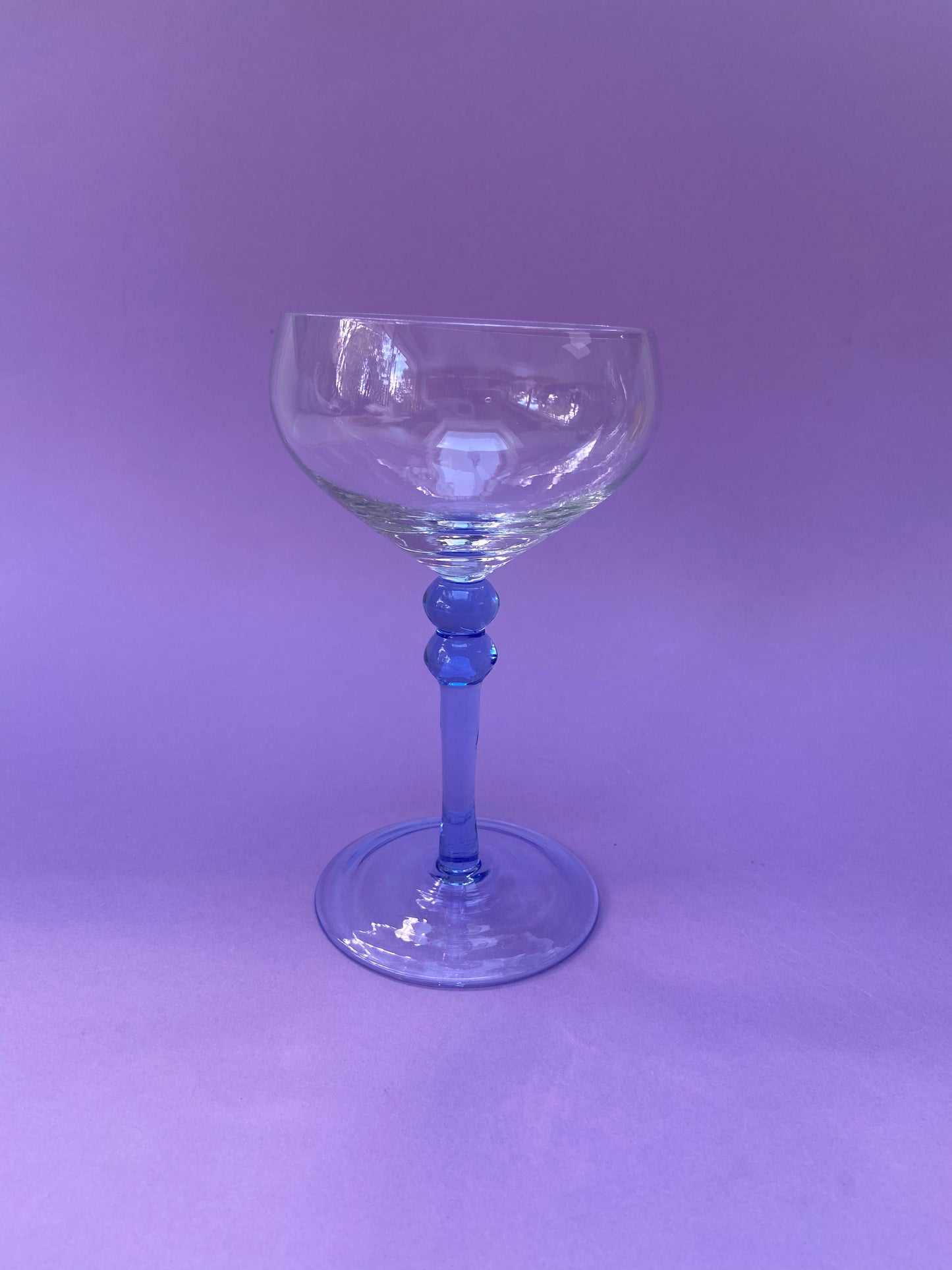 Verre à Martini pied boules bleu ciel