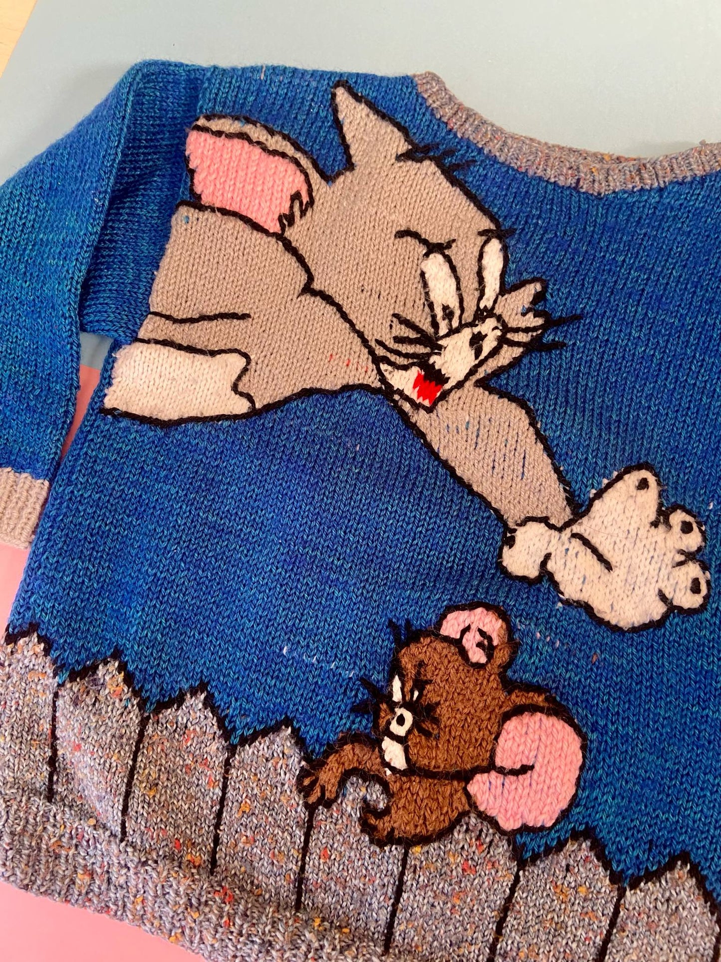 Pull fait main vintage TOM&JERRY