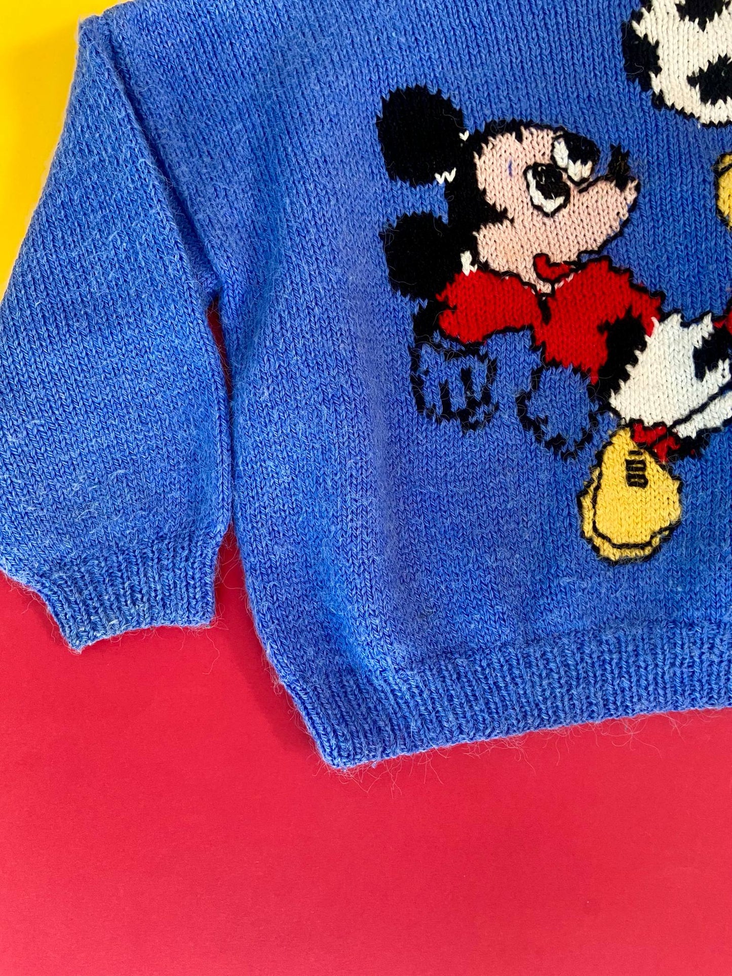 Pull fait main vintage MICKEY au foot