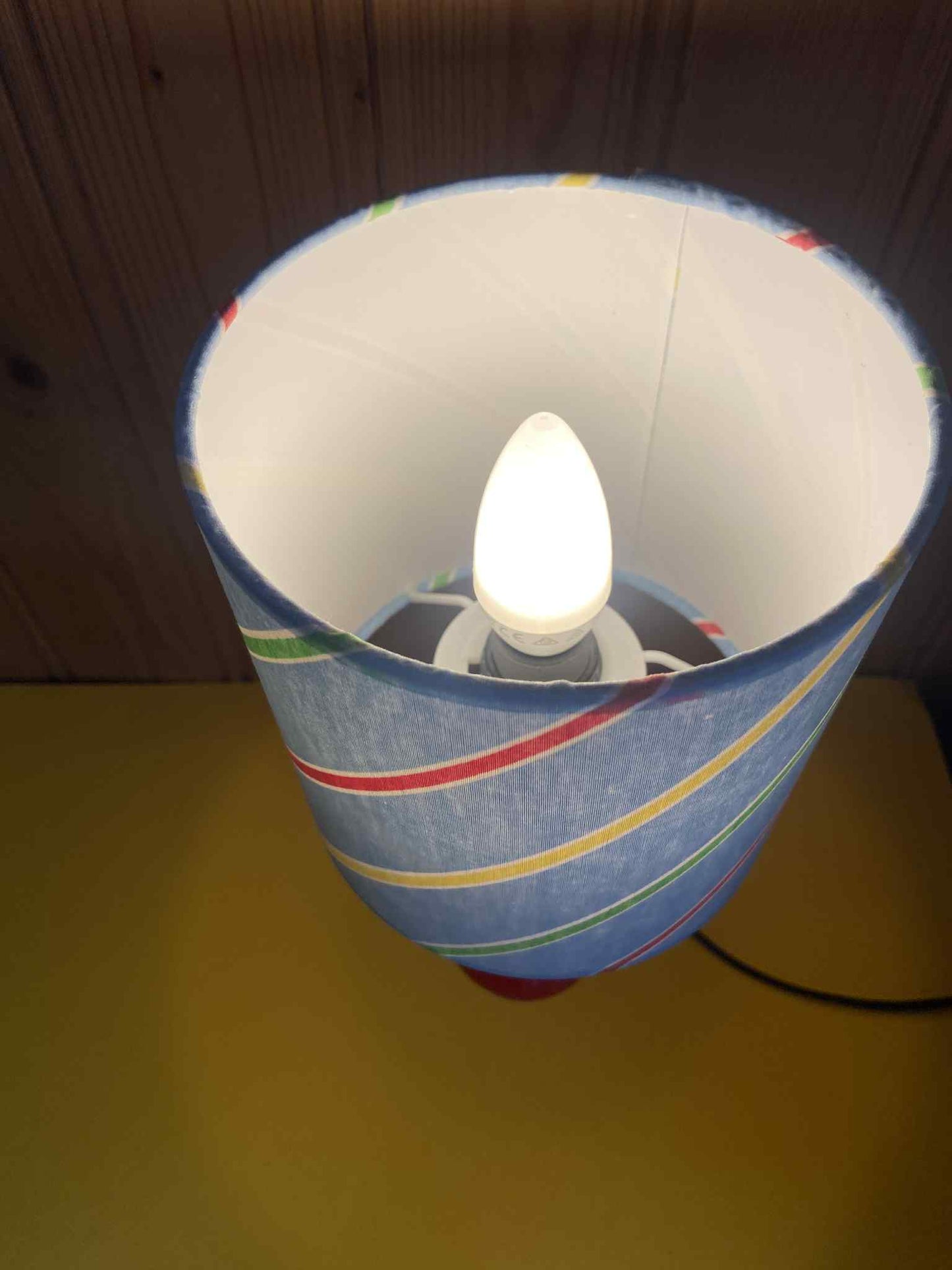 Lampe créa CHACH Lignes couleurs primaires OBLIQUES