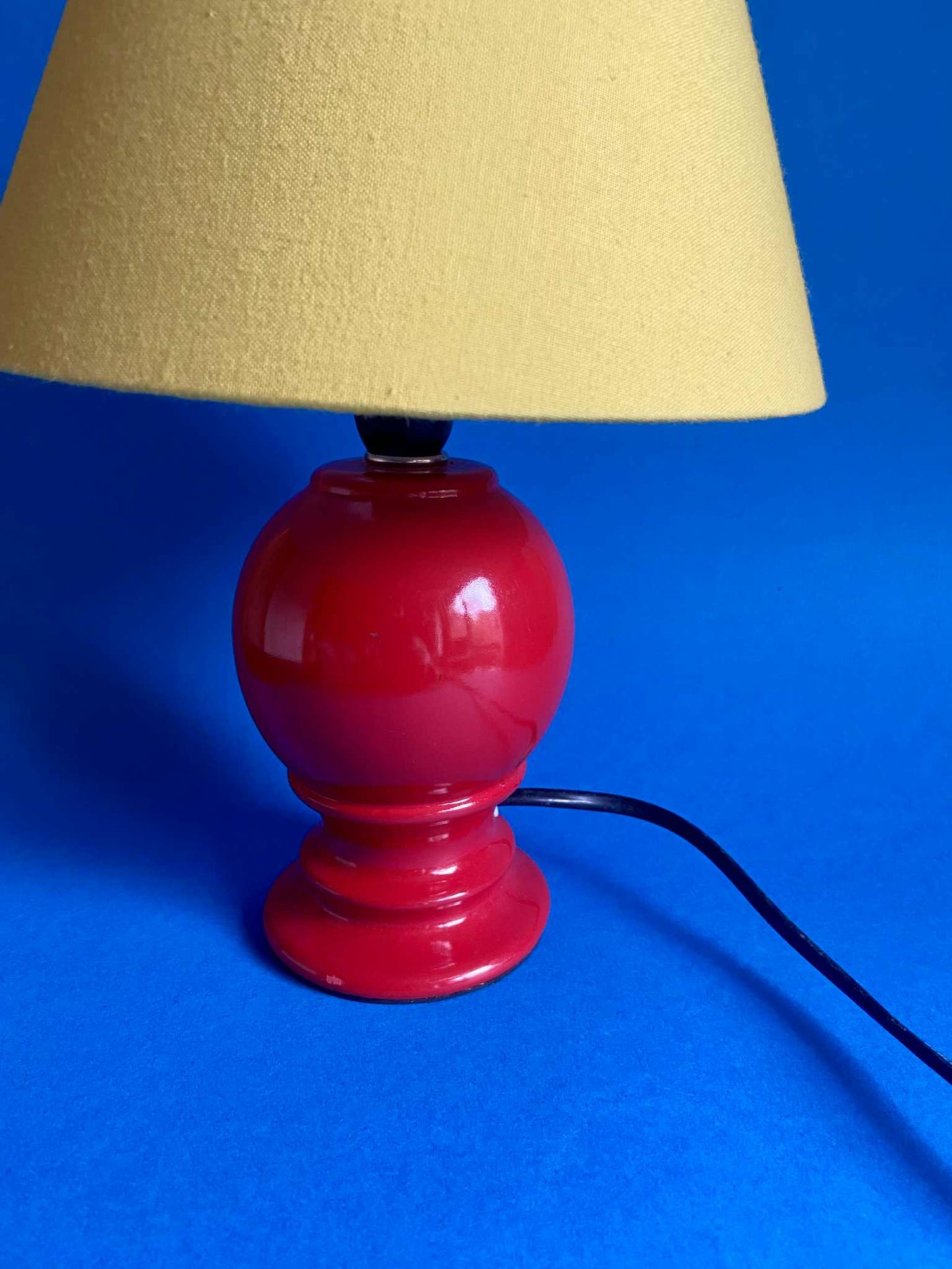 Lampe BI-COLORE jaune/rouge pied céramique