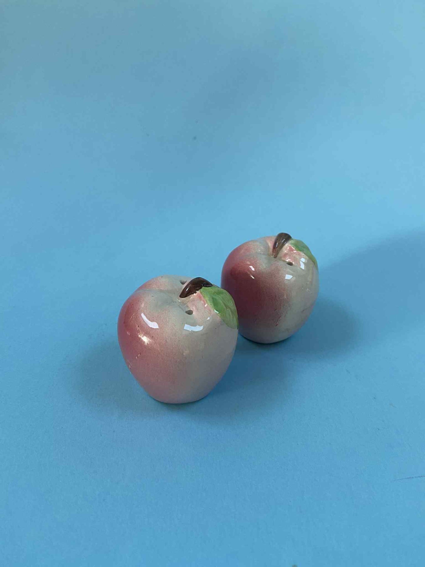 Duo salière poivrier céramique vintage POMME