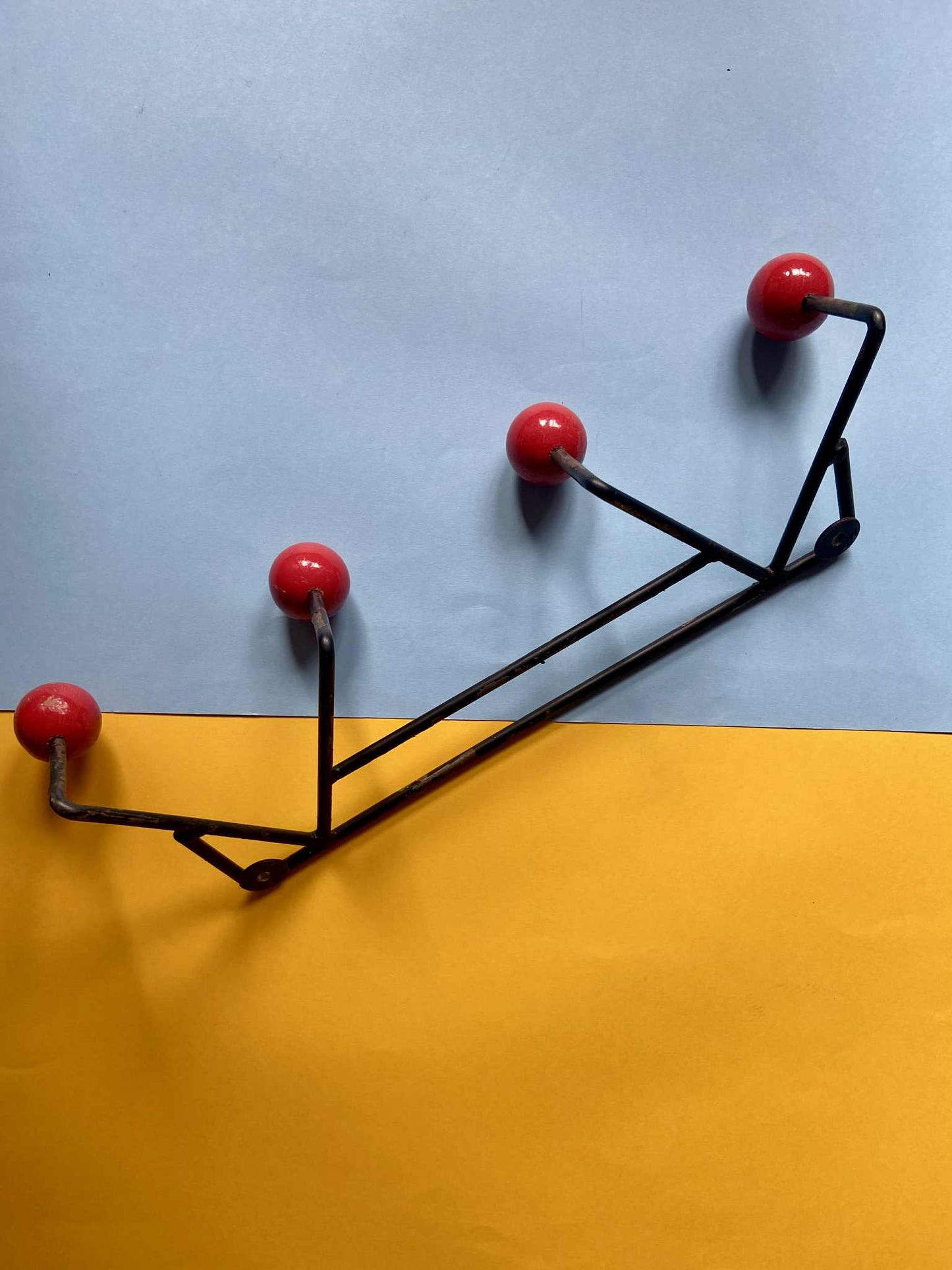 Patère fer forgé 4 boules ROUGE