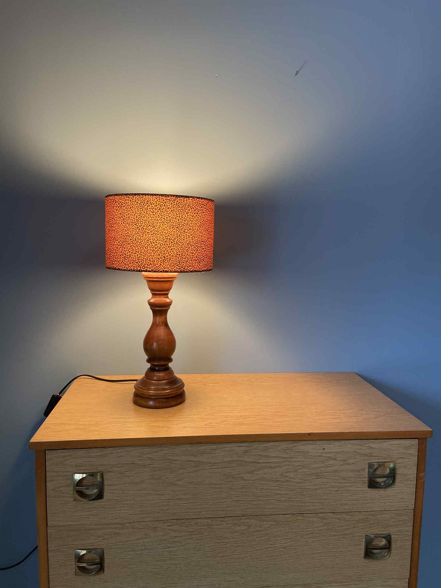 Lampe CHACH créa pied brut abat-jour LEOPARD