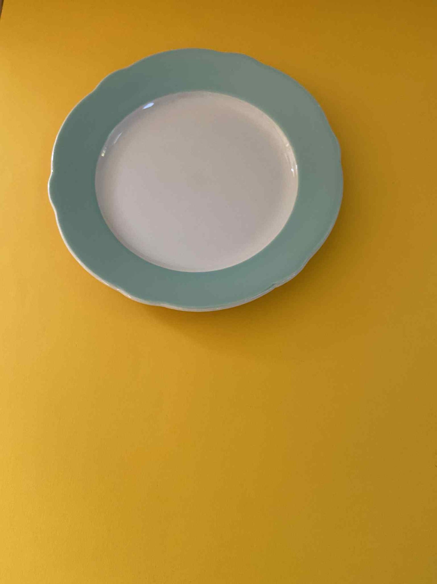 Assiette ondulée PASTEL BLEU