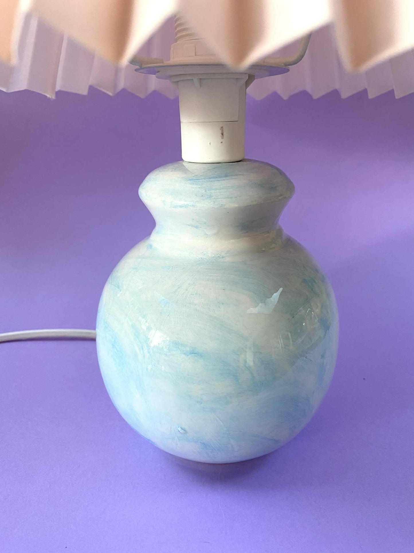 Lampe pied céramique marbré Bleu abat-jour plissé ROSE POUDRE