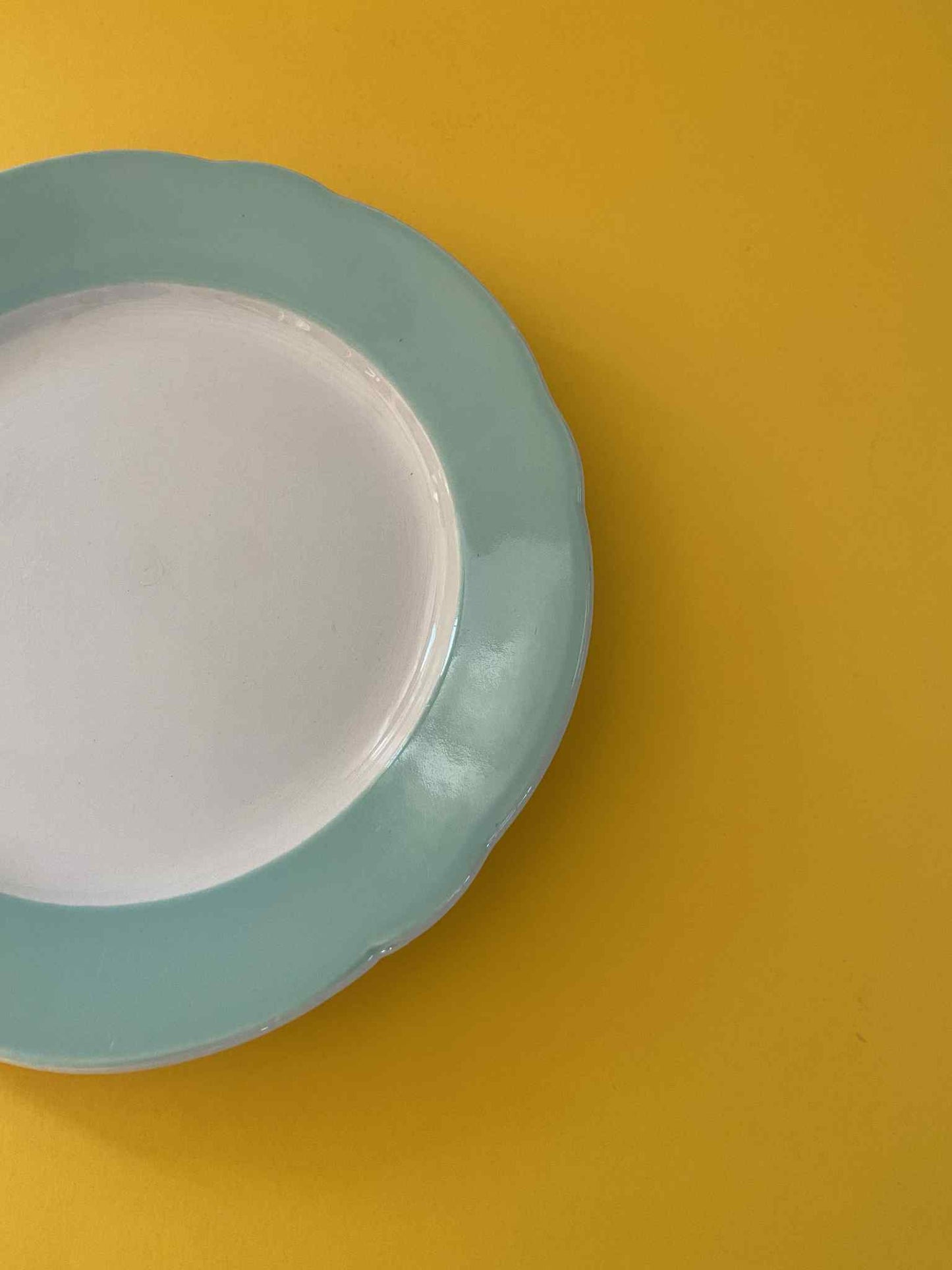 Assiette ondulée PASTEL BLEU