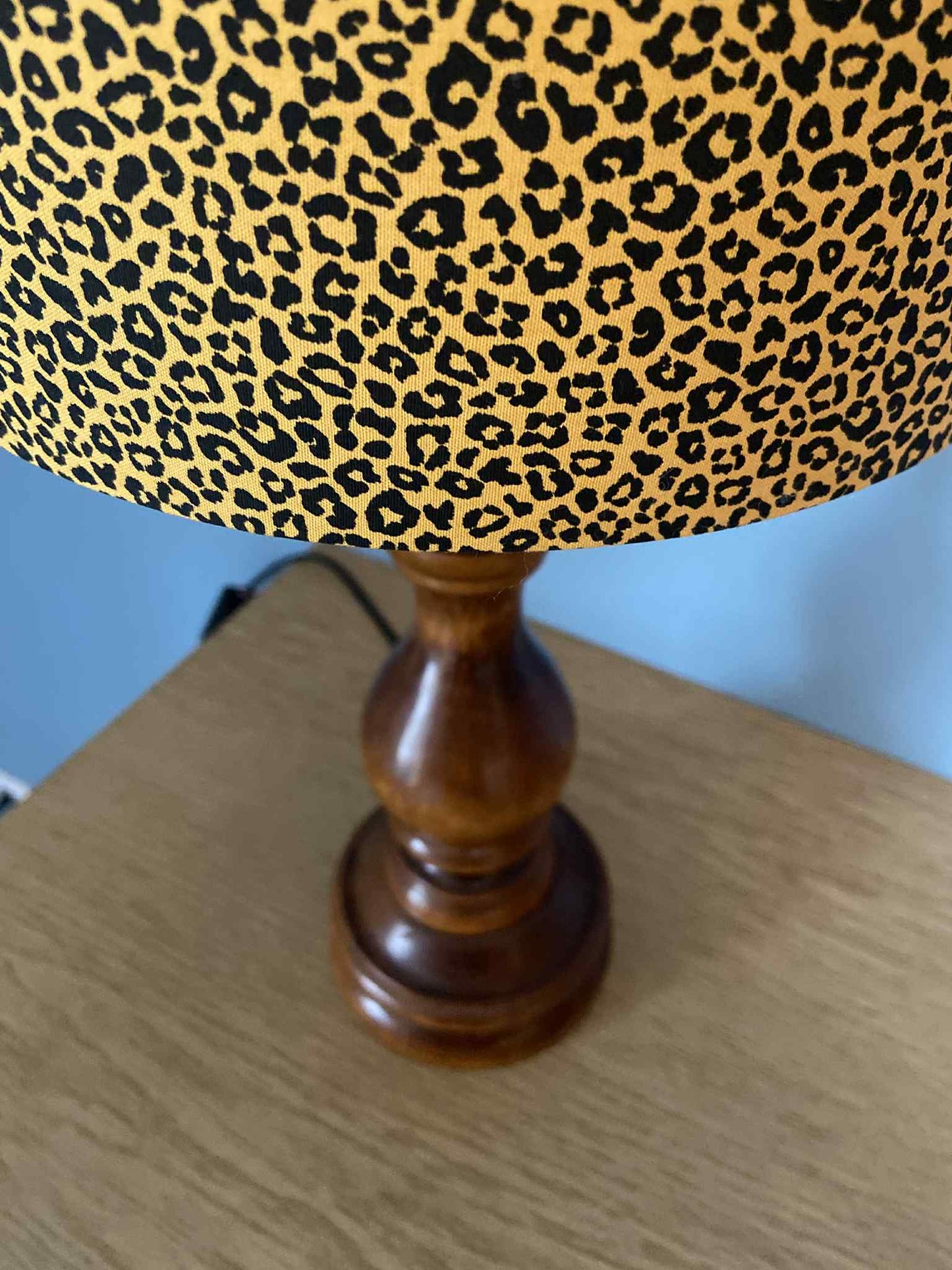 Lampe CHACH créa pied brut abat-jour LEOPARD