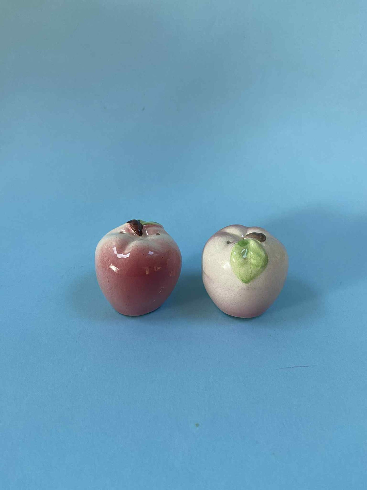 Duo salière poivrier céramique vintage POMME