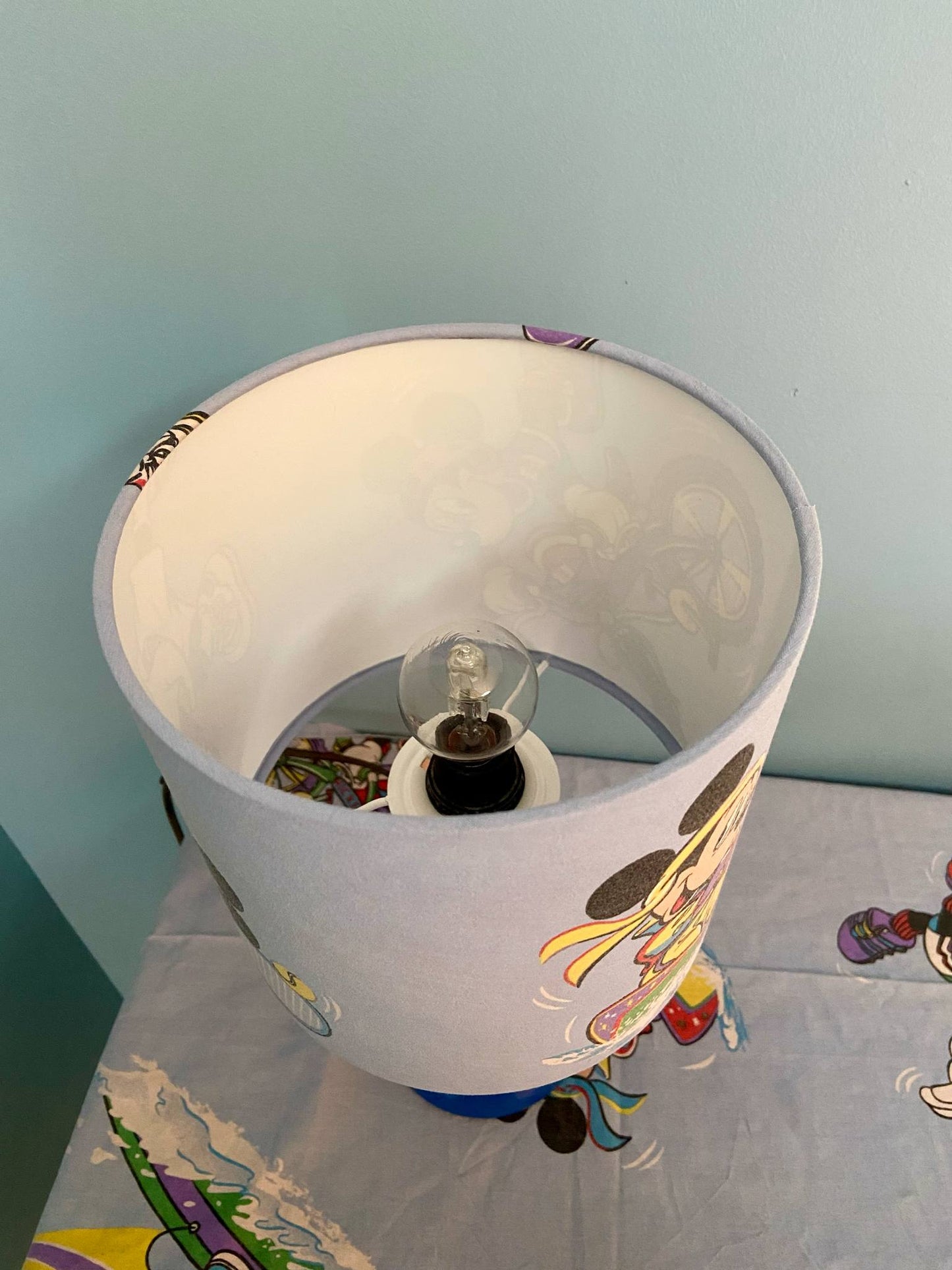 Lampe Créa CHACH pied bois bleu abat-jour MICKEY