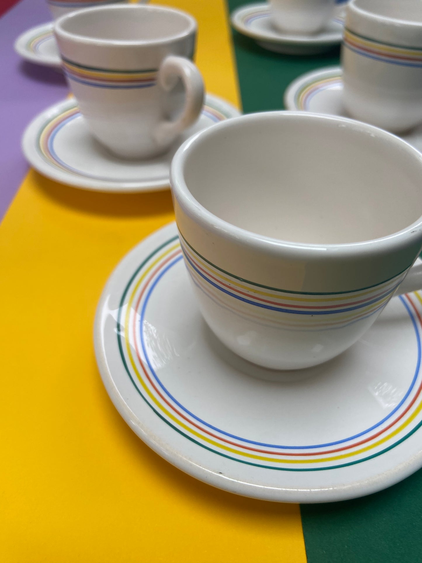 Tasse à expresso vintage Lignes couleurs primaires