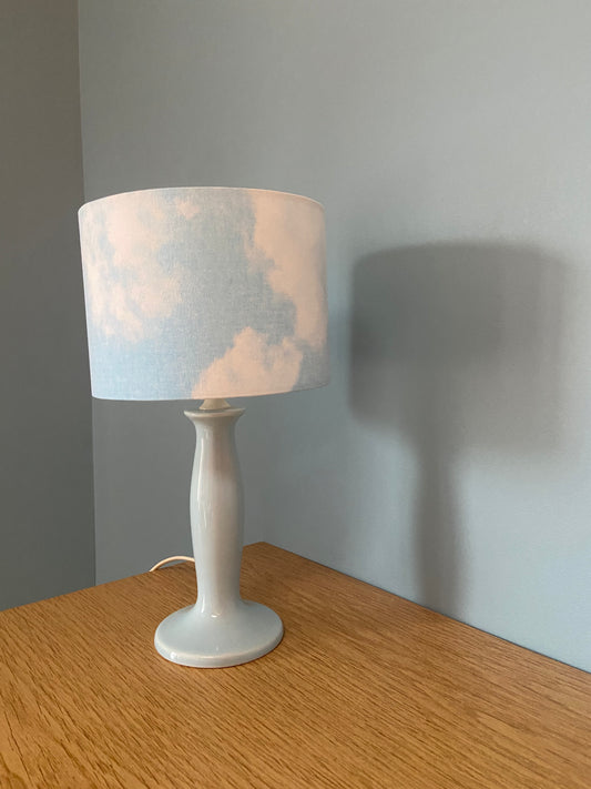 Lampe Créa CHACH pied céramique bleu pastel abat-jour CIEL