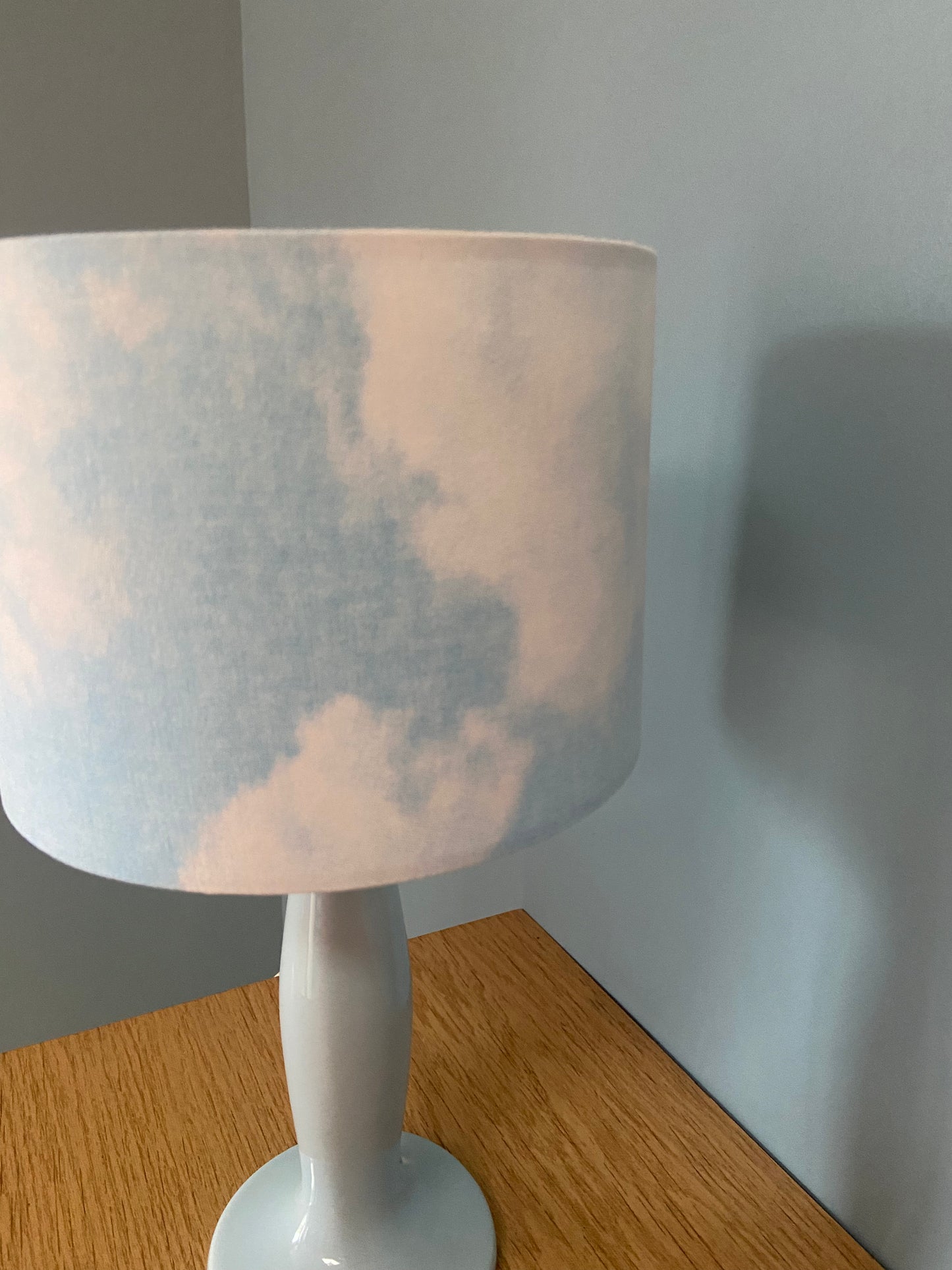 Lampe Créa CHACH pied céramique bleu pastel abat-jour CIEL