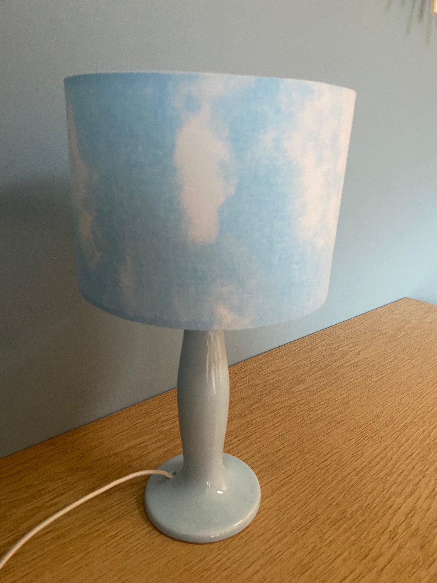 Lampe Créa CHACH pied céramique bleu pastel abat-jour CIEL