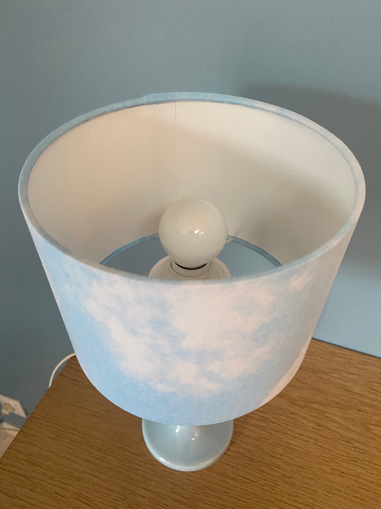 Lampe Créa CHACH pied céramique bleu pastel abat-jour CIEL