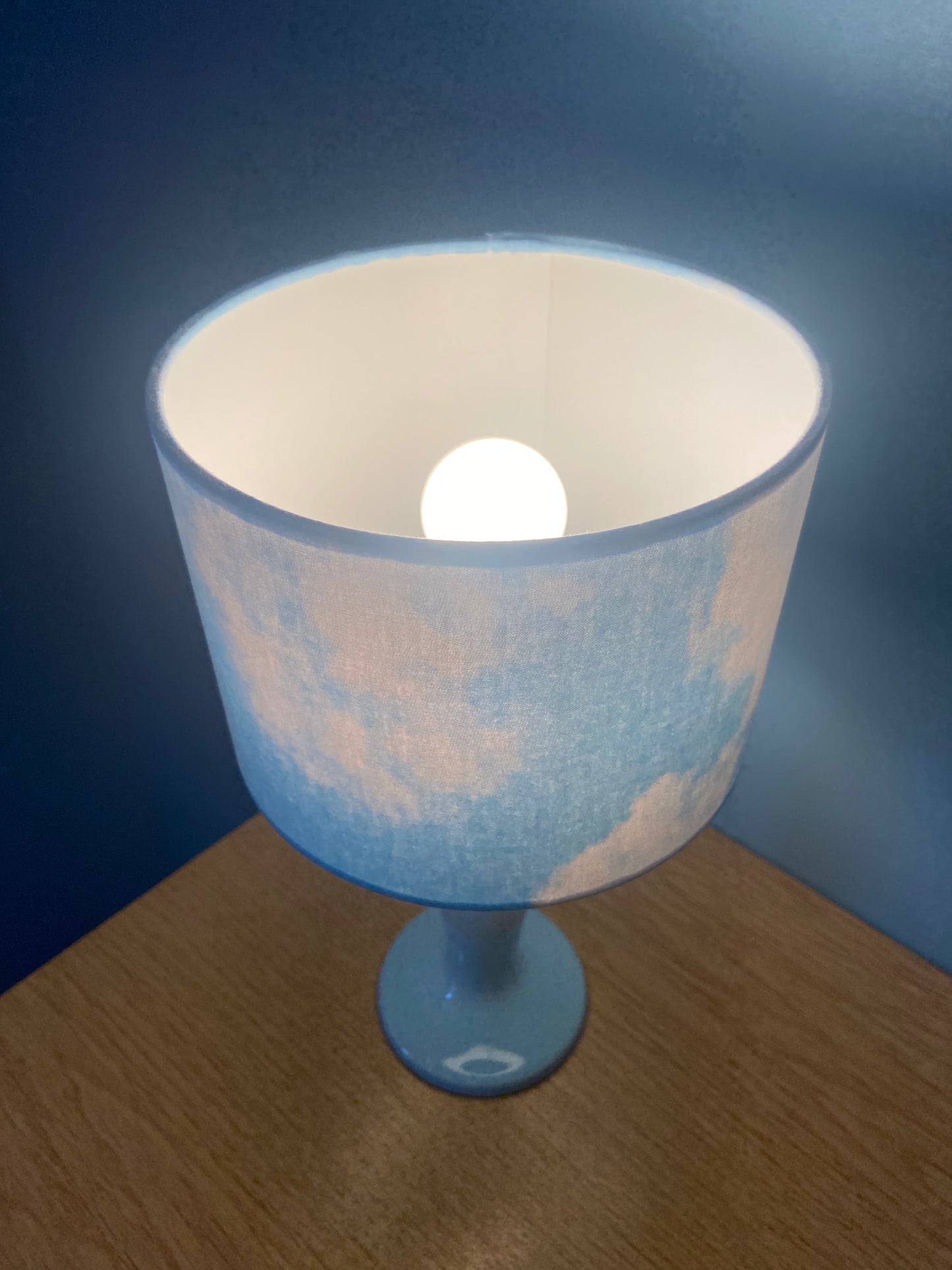 Lampe Créa CHACH pied céramique bleu pastel abat-jour CIEL