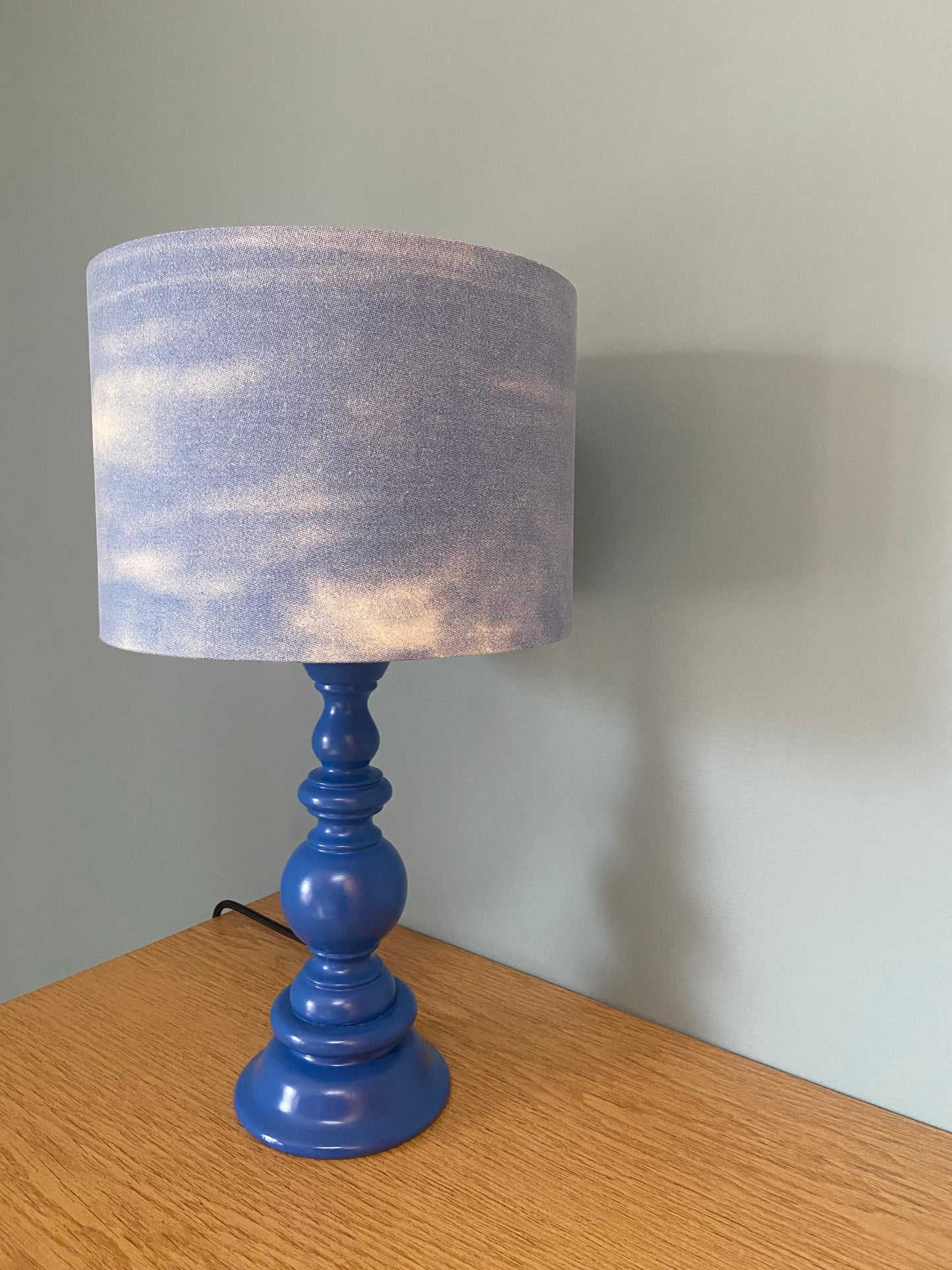 Lampe Créa CHACH pied bleu abat-jour CIEL