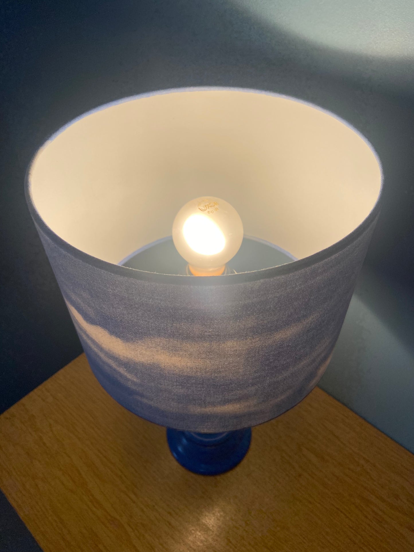 Lampe Créa CHACH pied bleu abat-jour CIEL