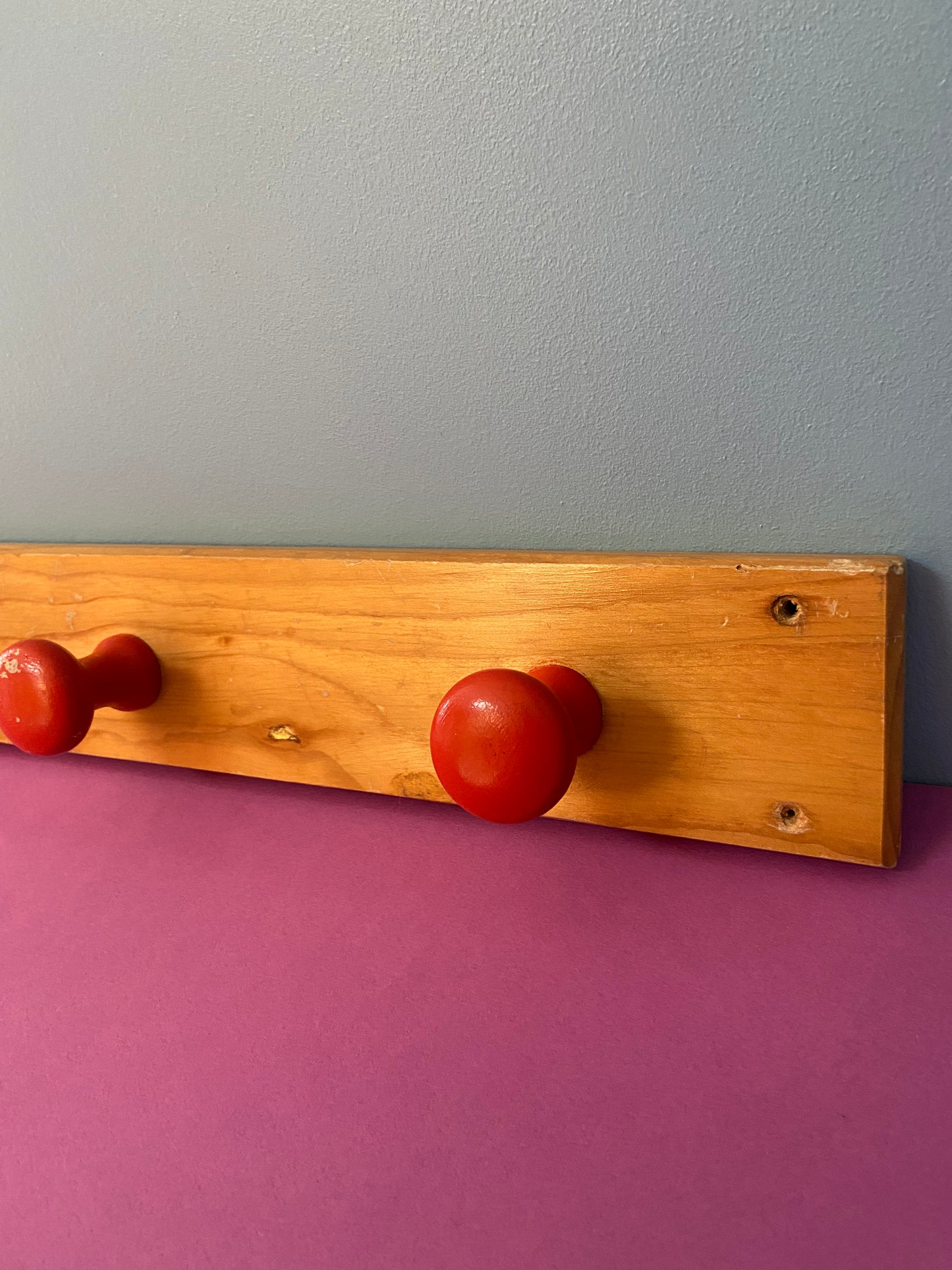 Patère bois 3 boutons ROUGE