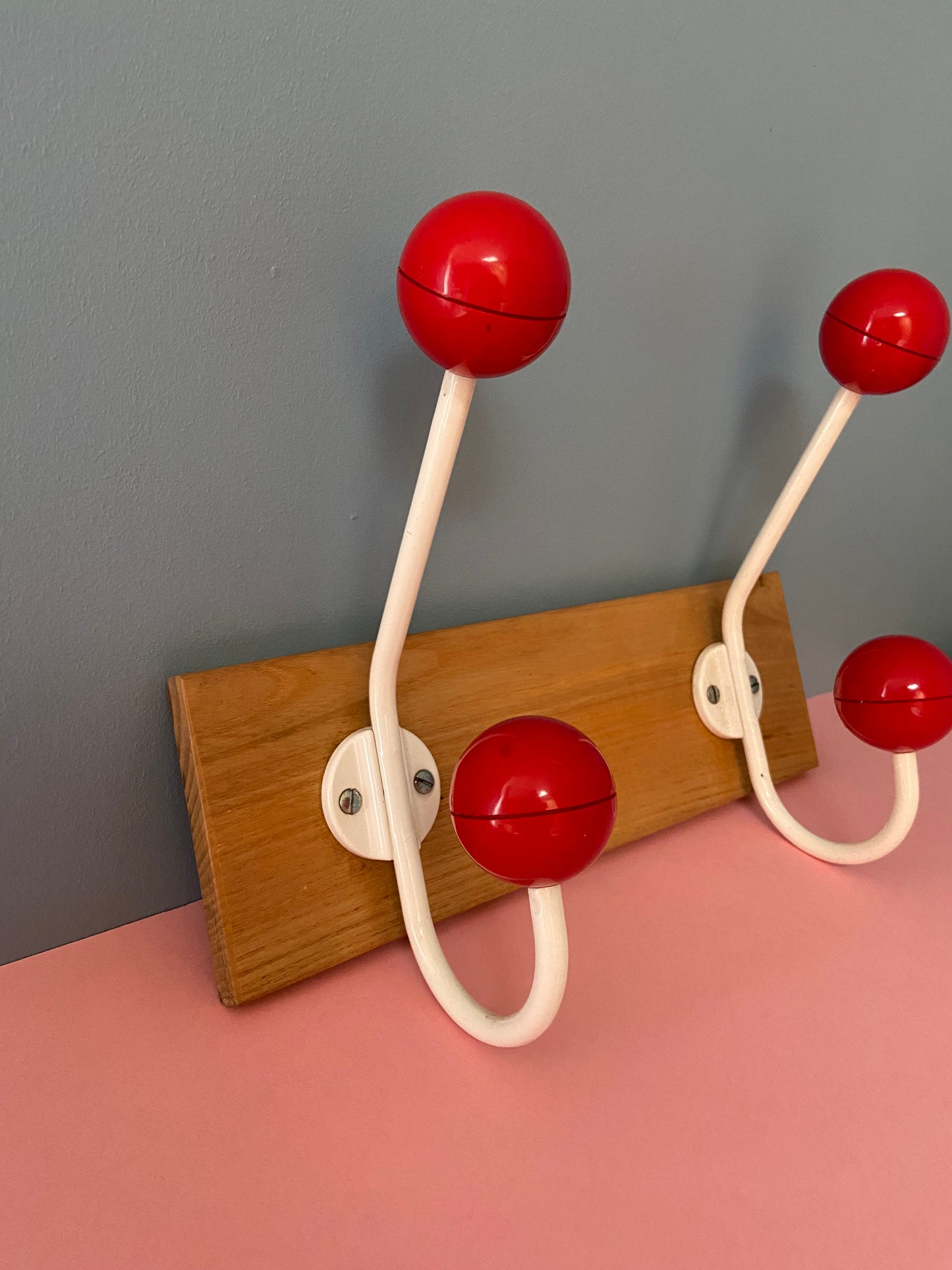 Patère vintage 4 boules ROUGE