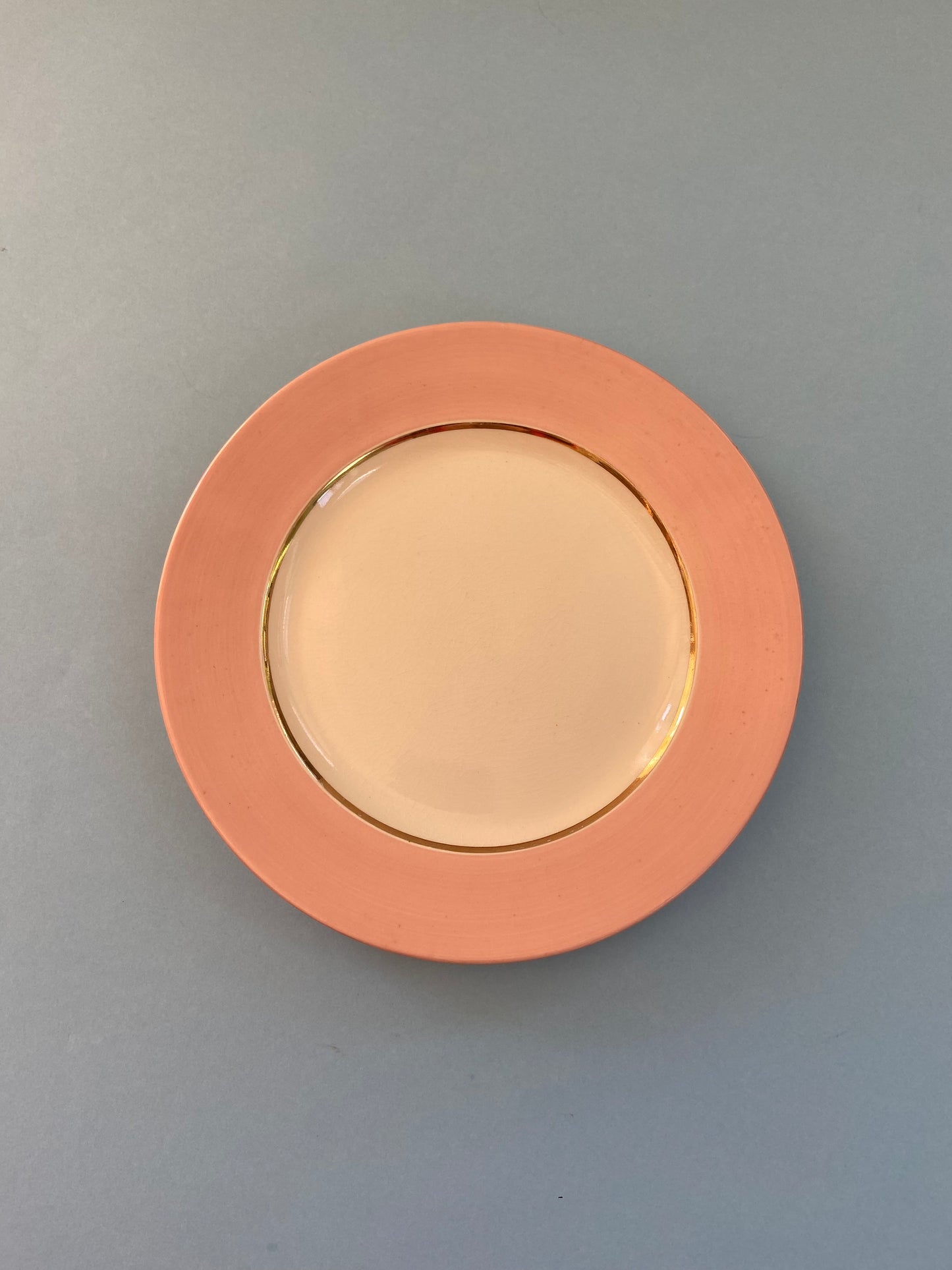 Assiette plate ROSE pâle et dorure