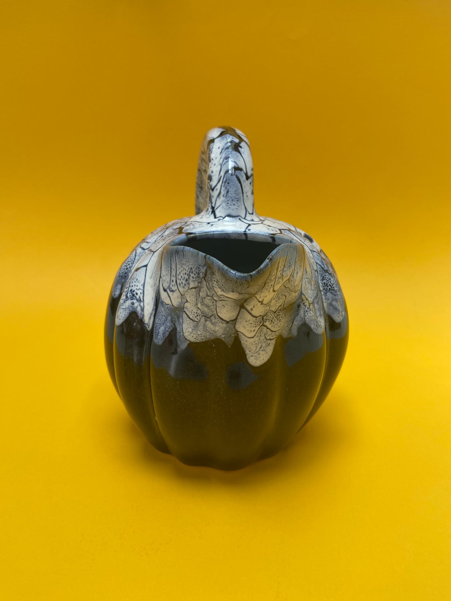 Pichet melon noir décor Craquelé