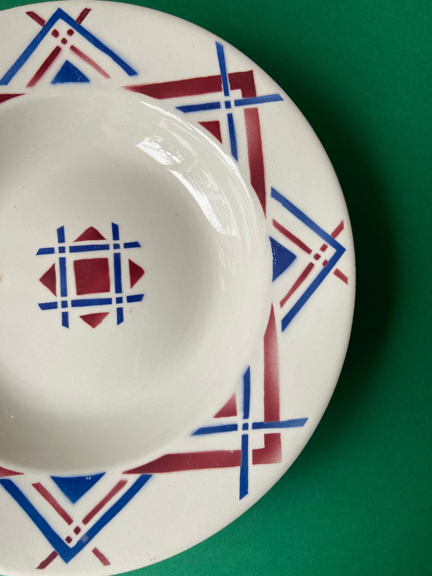MOULIN DES LOUPS deep plate USTARITZ model