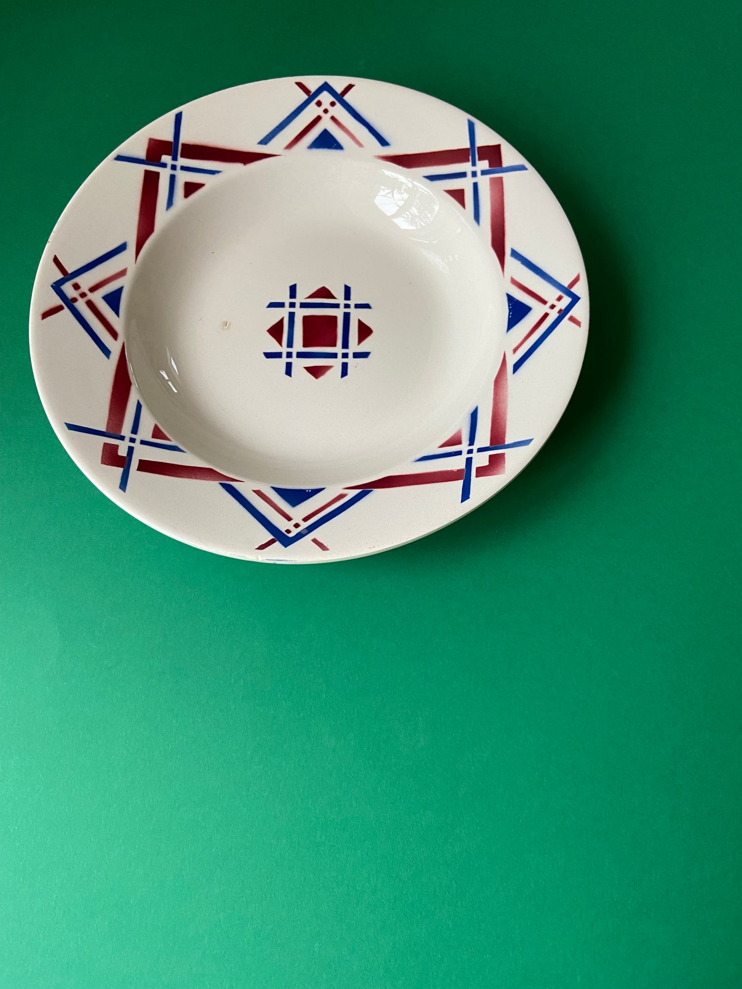 MOULIN DES LOUPS deep plate USTARITZ model