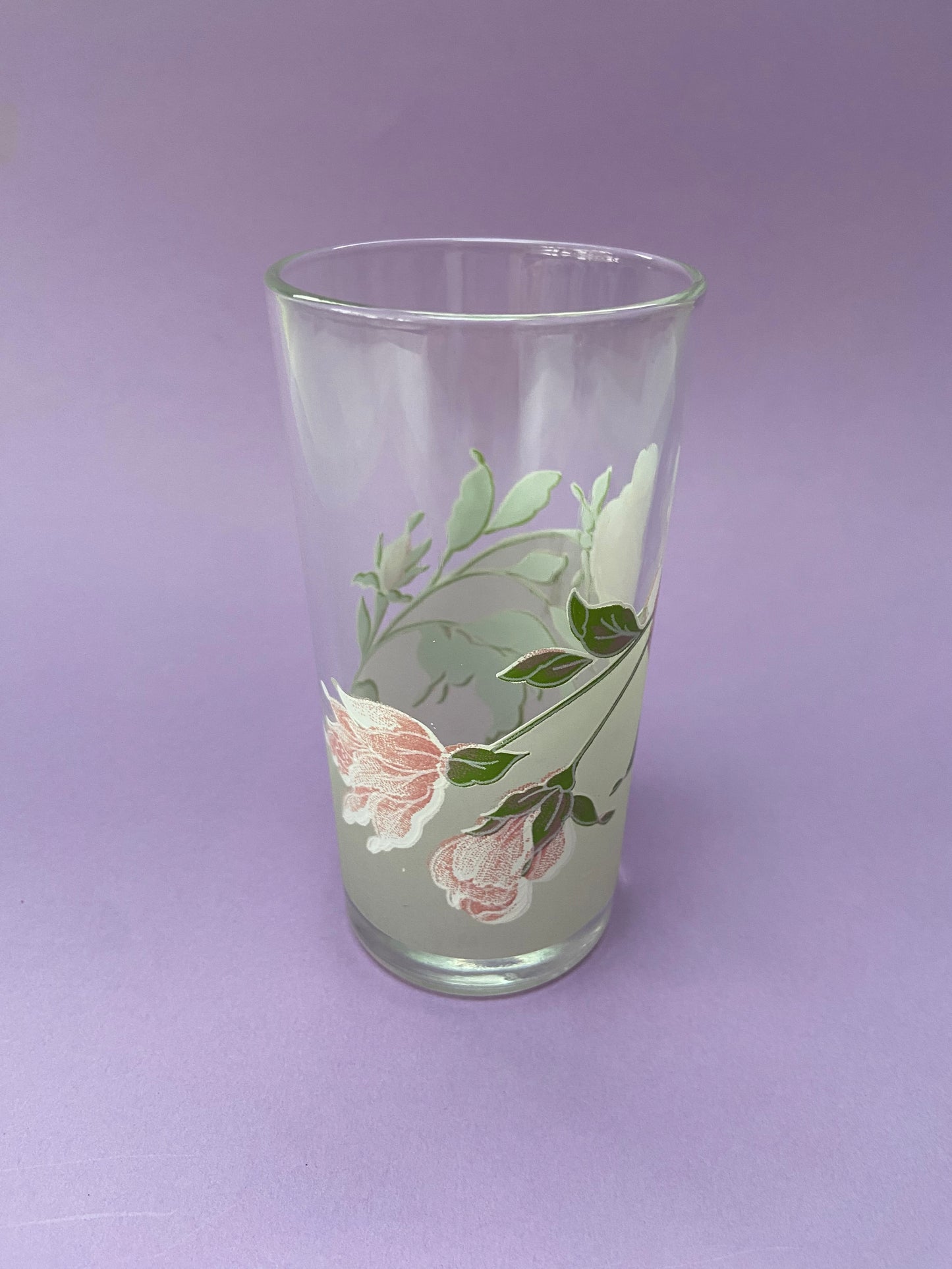 Large glass with ROSES motif