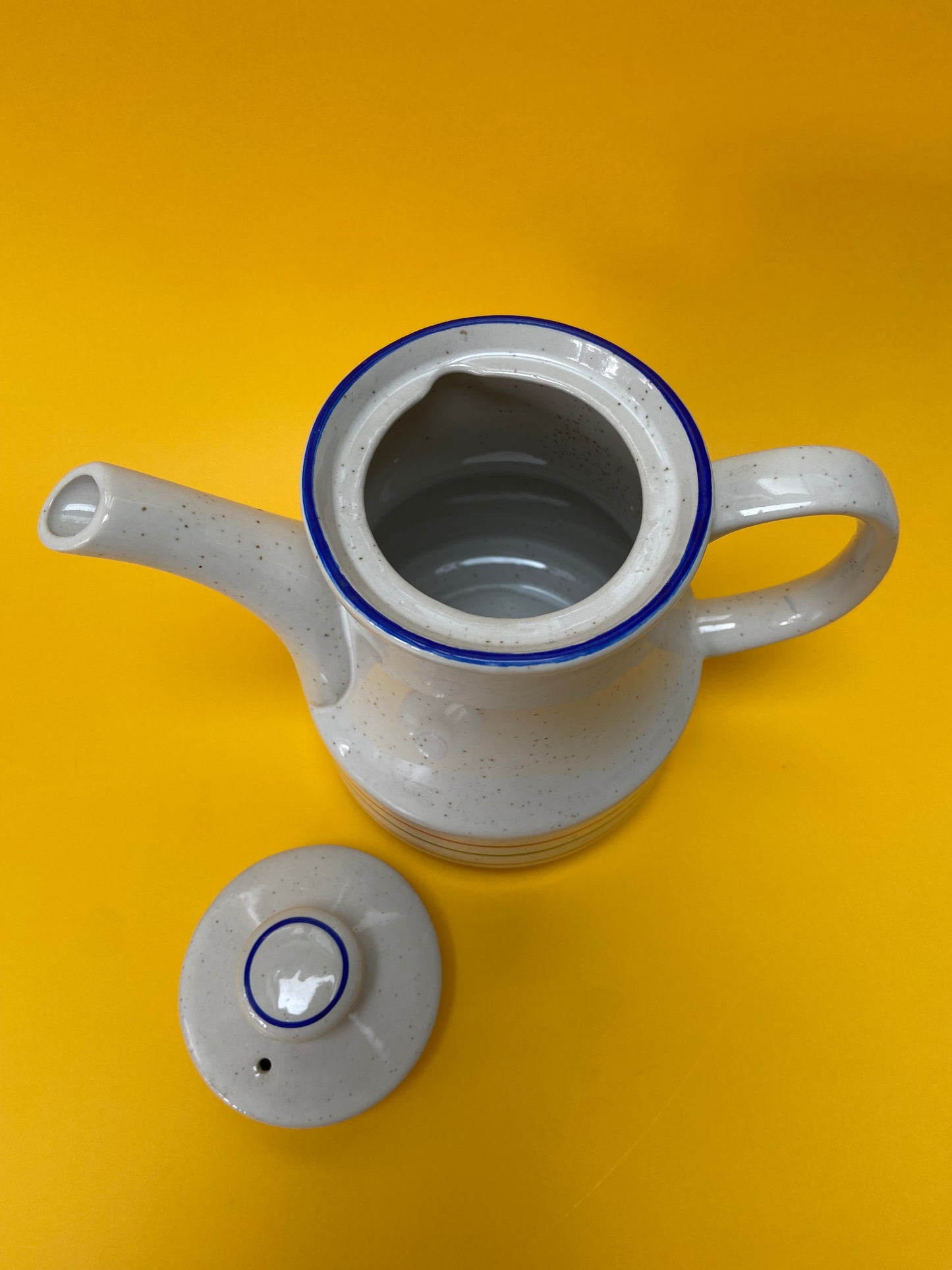 Théière céramique mouchetée et lignes 4 couleurs