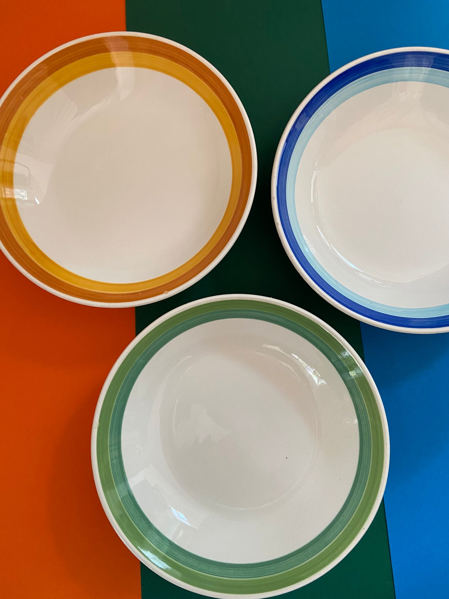 Deep plate with BLUE tones lines