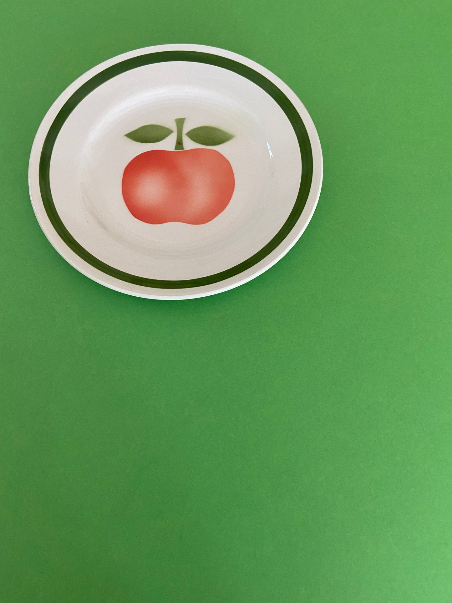 Moulin des Loups APPLE dessert plate