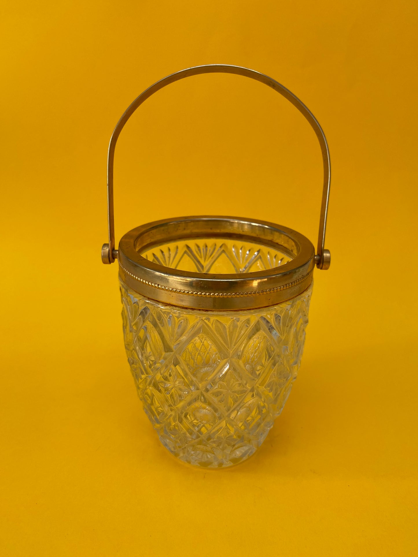 Seau à glaçons vintage verre irisé et anse métal doré