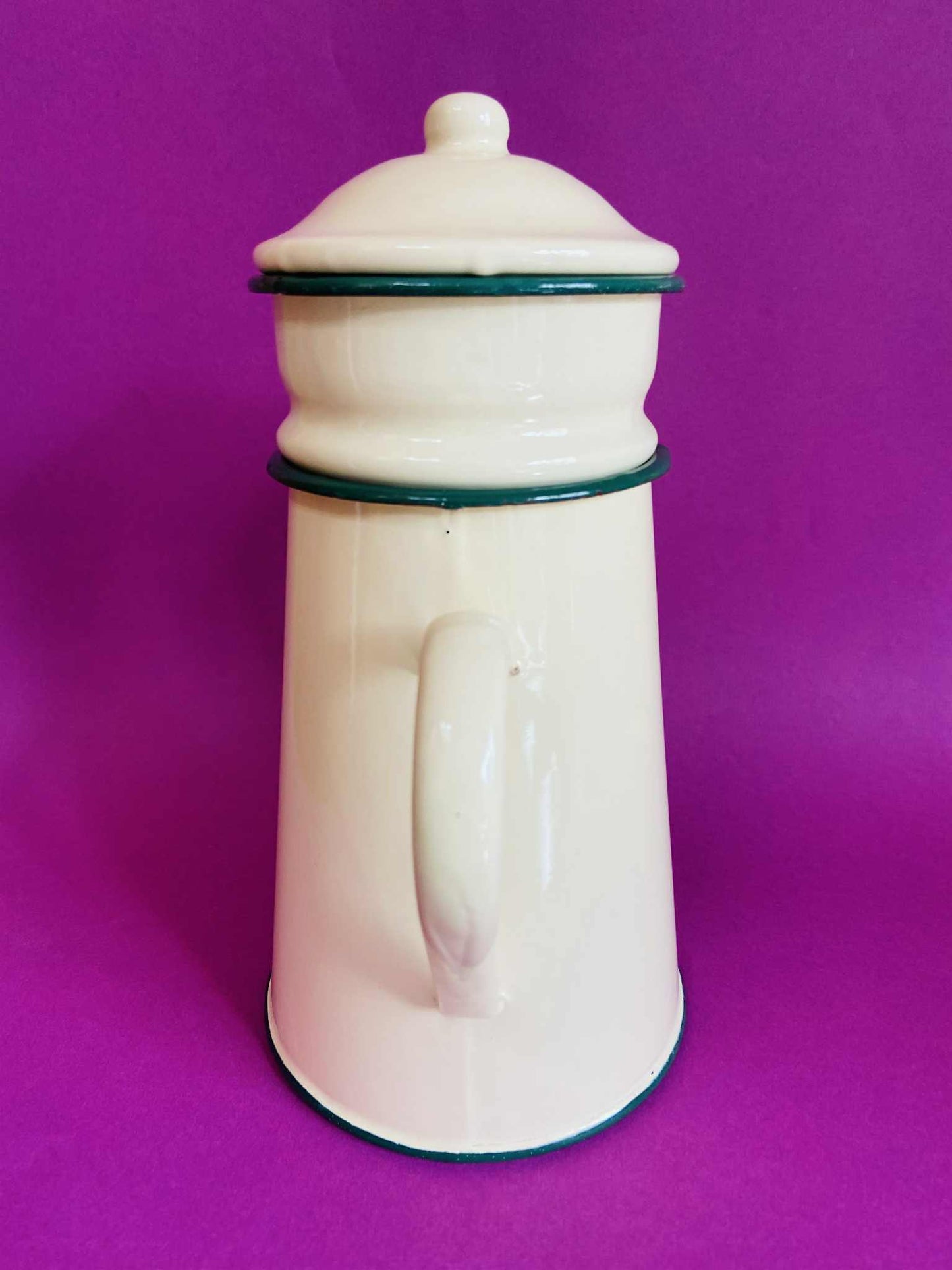 Ancienne cafetière émaillée CREME/VERT