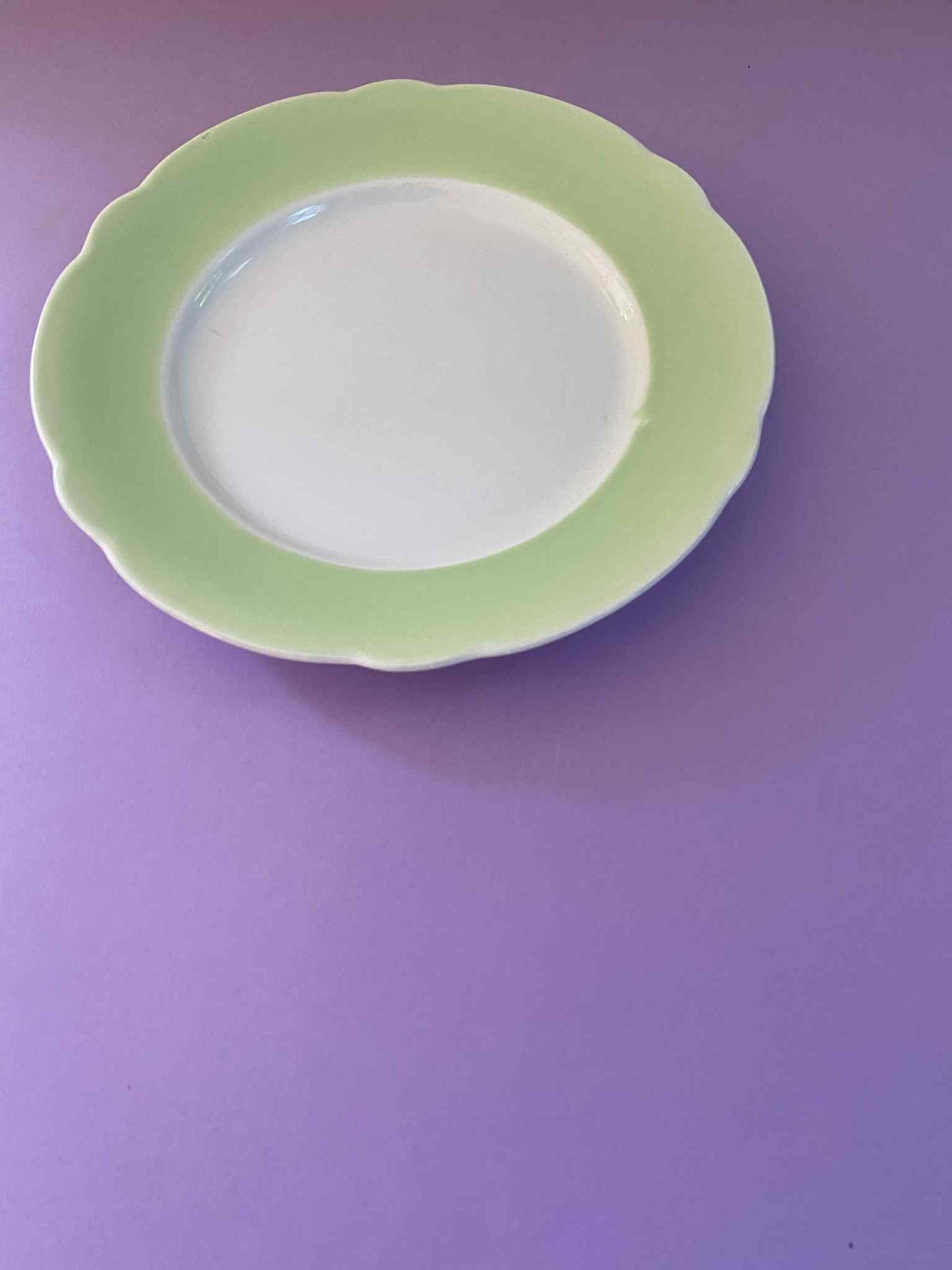 Assiette ondulée PASTEL VERT