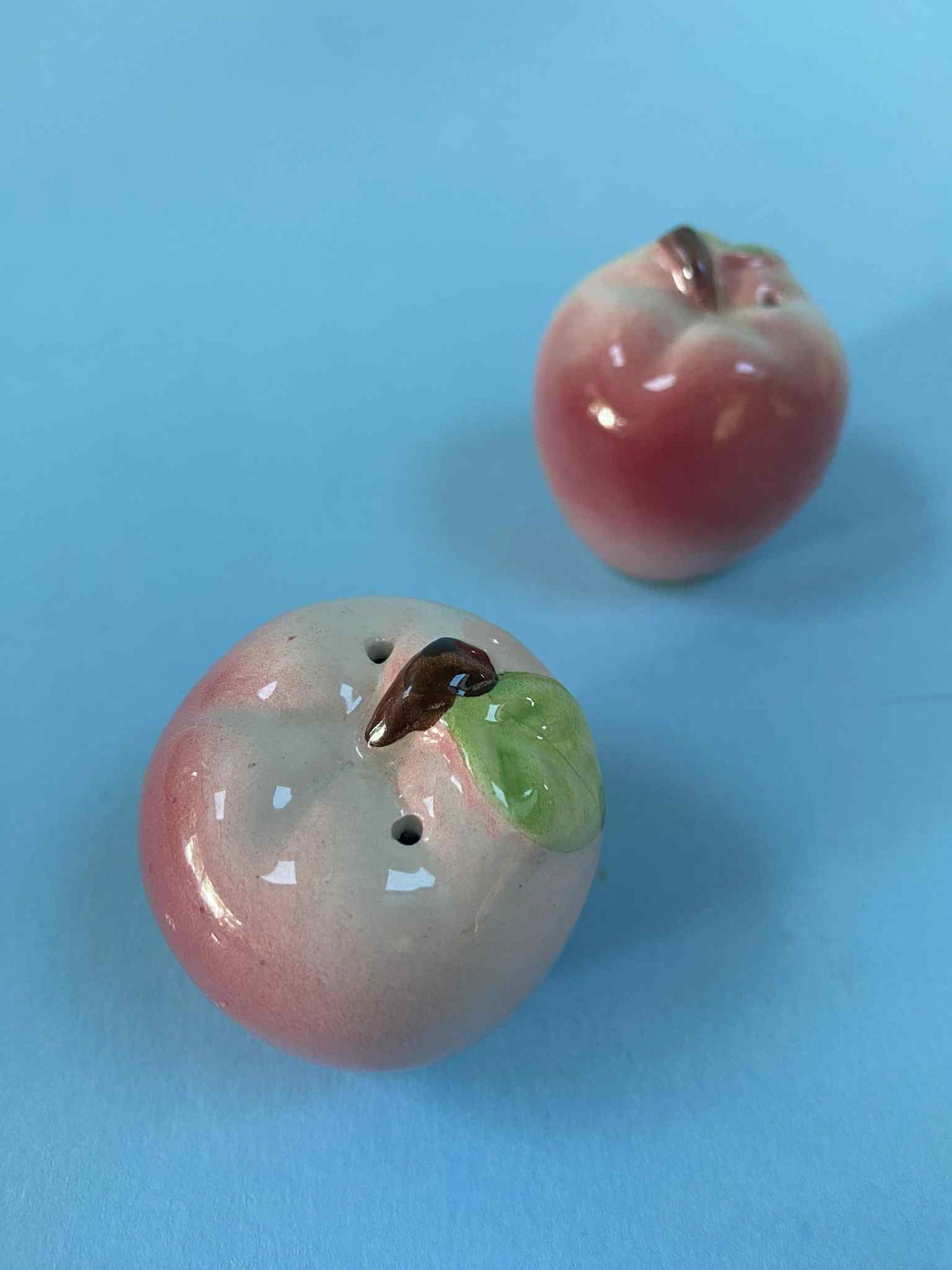 Duo salière poivrier céramique vintage POMME