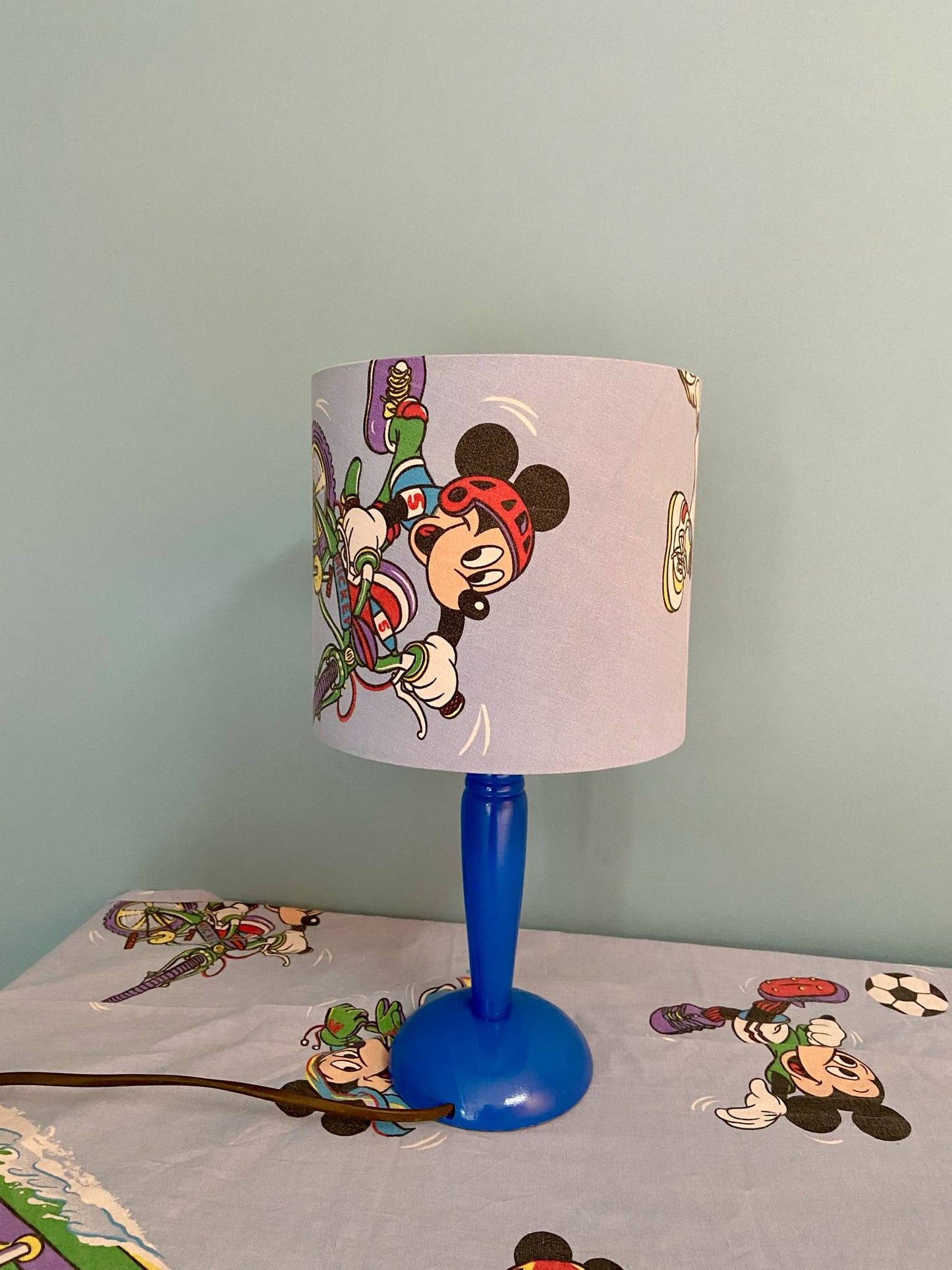 Lampe Créa CHACH pied bois bleu abat-jour MICKEY