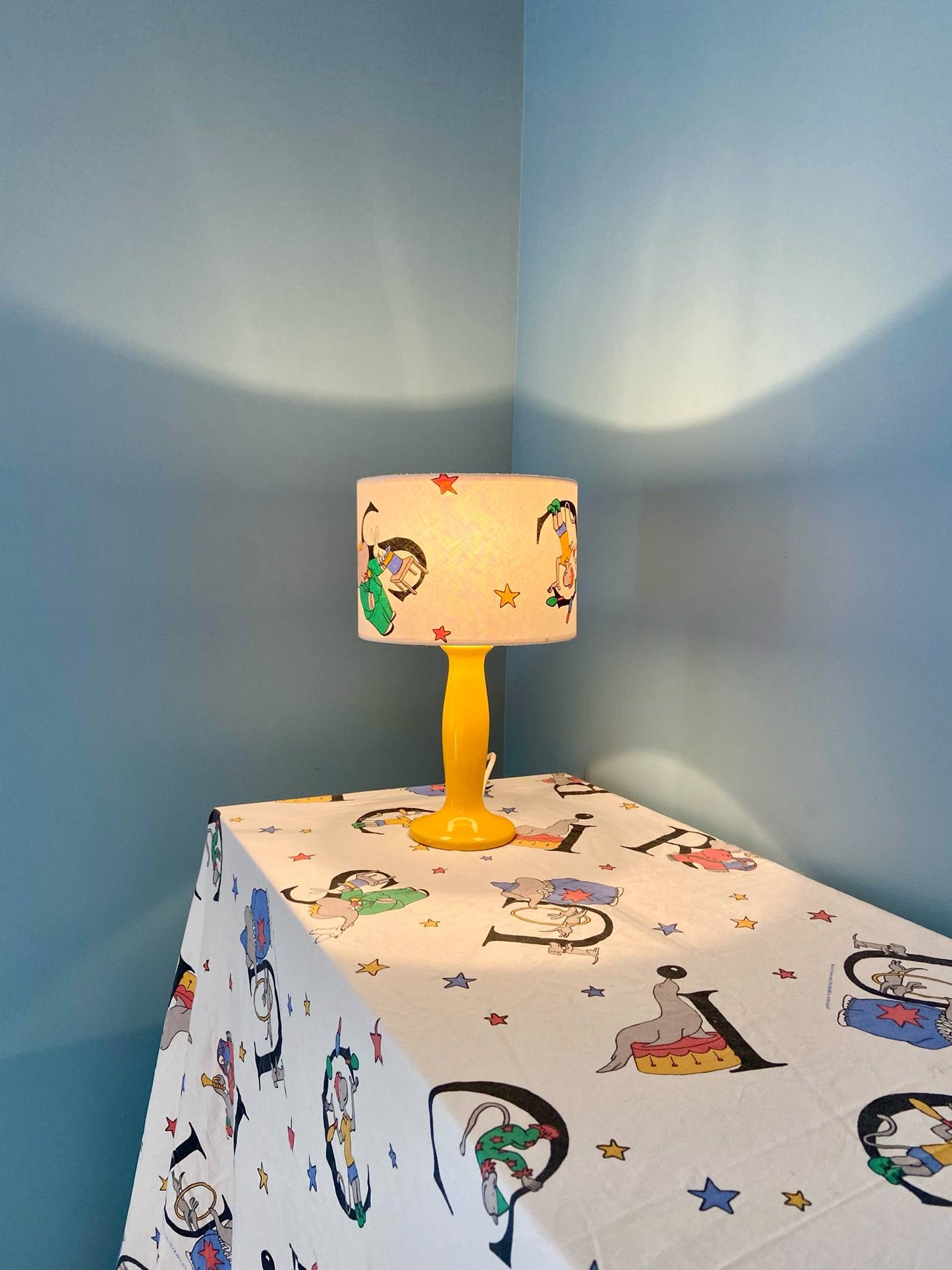 Lampe créa CHACH pied céramique jaune abat-jour BABAR