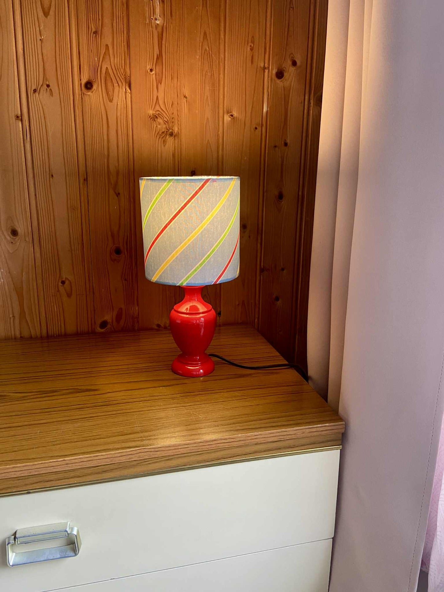 Lampe créa CHACH Lignes couleurs primaires OBLIQUES