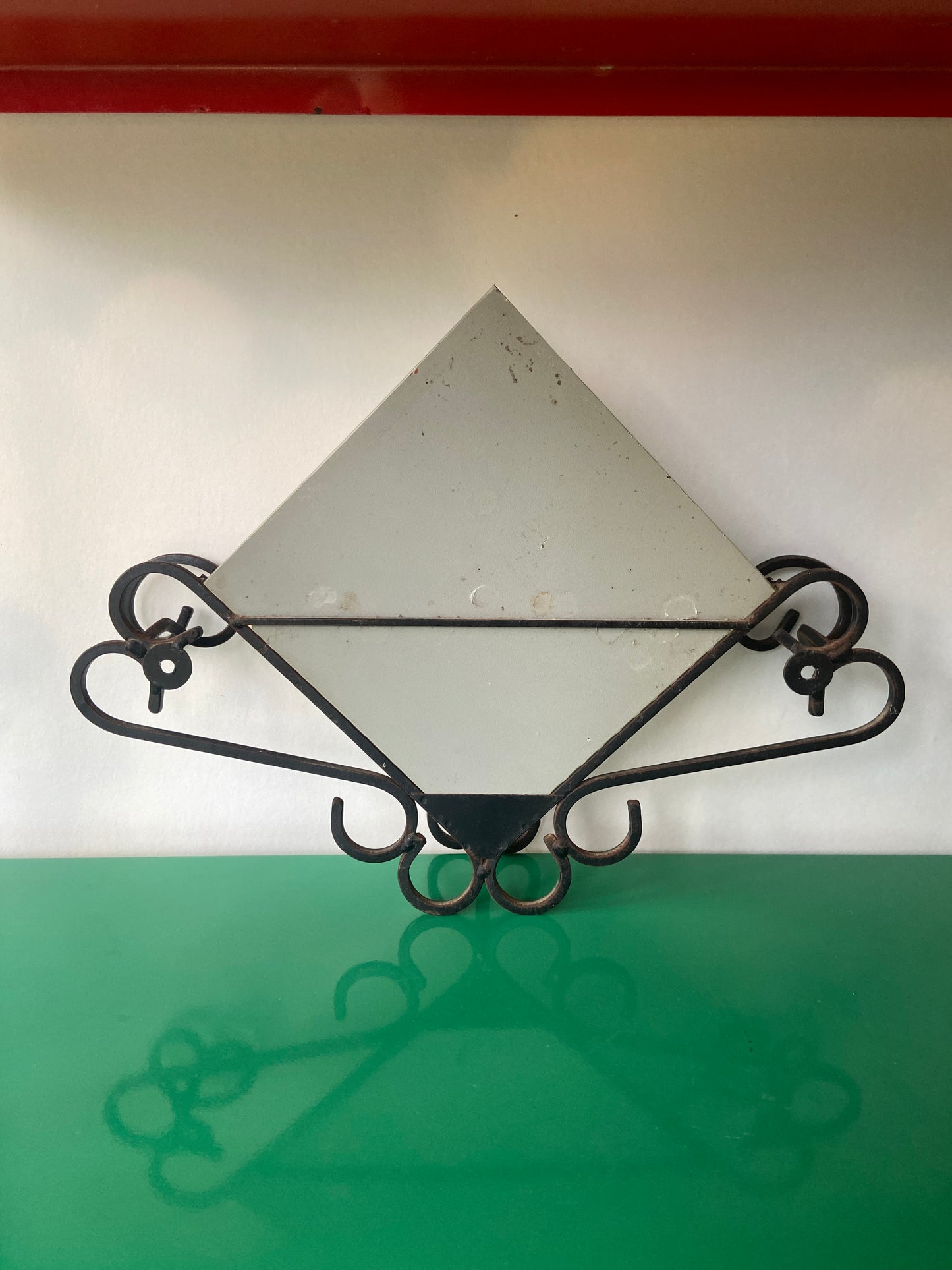 Diamond mirror wrought iron structure with 3 hooks